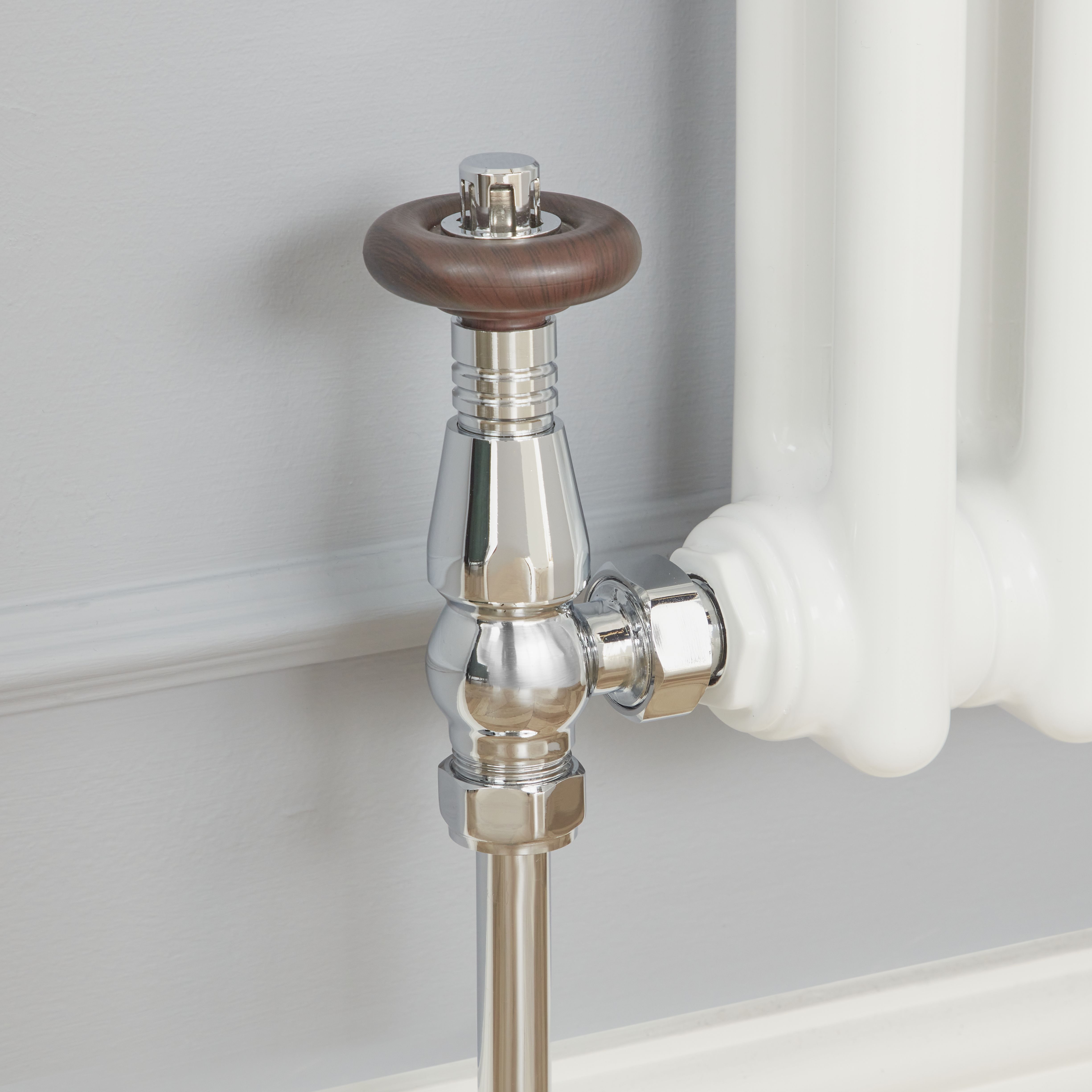 GoodHome Polished Silver Angled Radiator valve & lockshield (Dia)15mm x ½