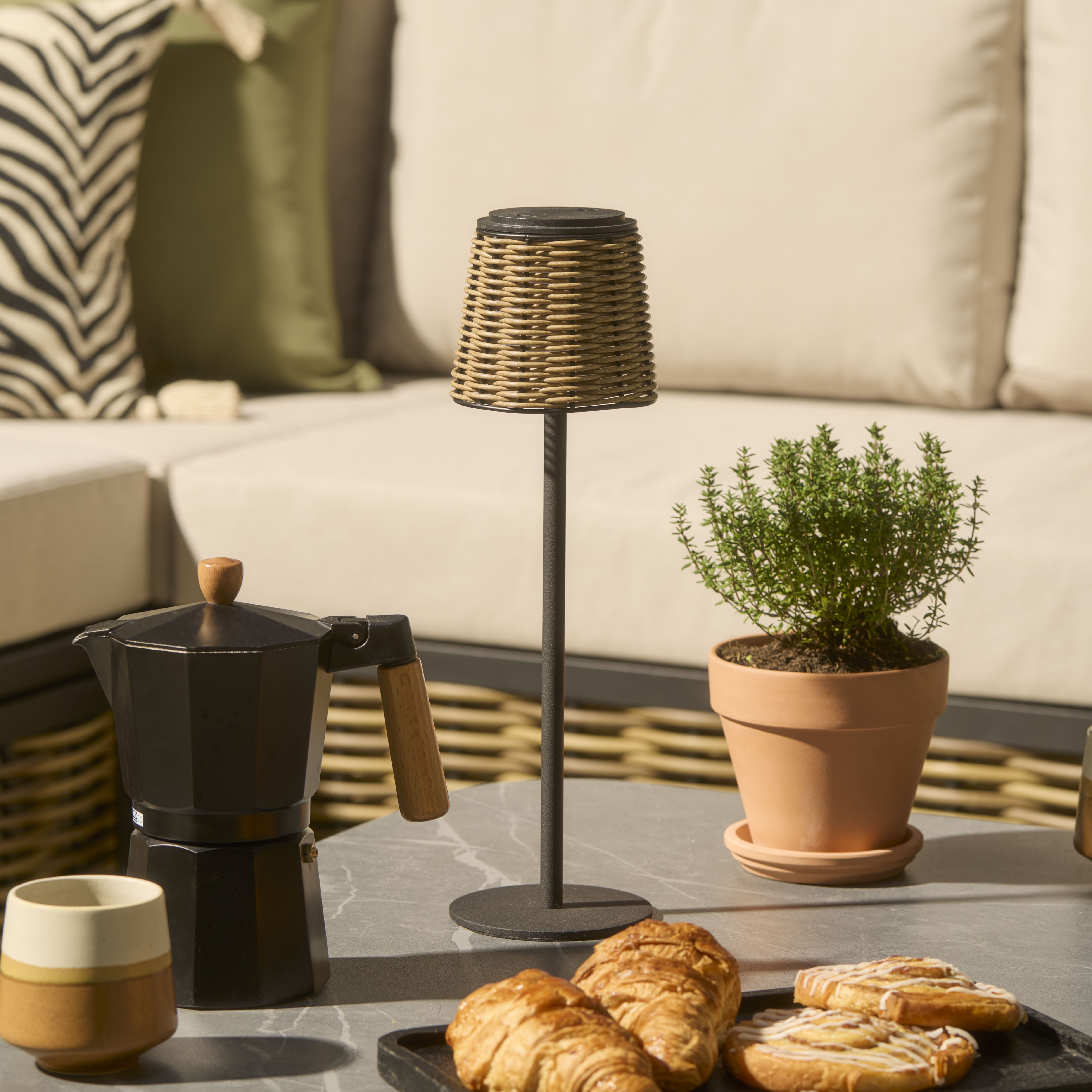 GoodHome Quelea Matt Black & neutral Integrated LED Table lamp