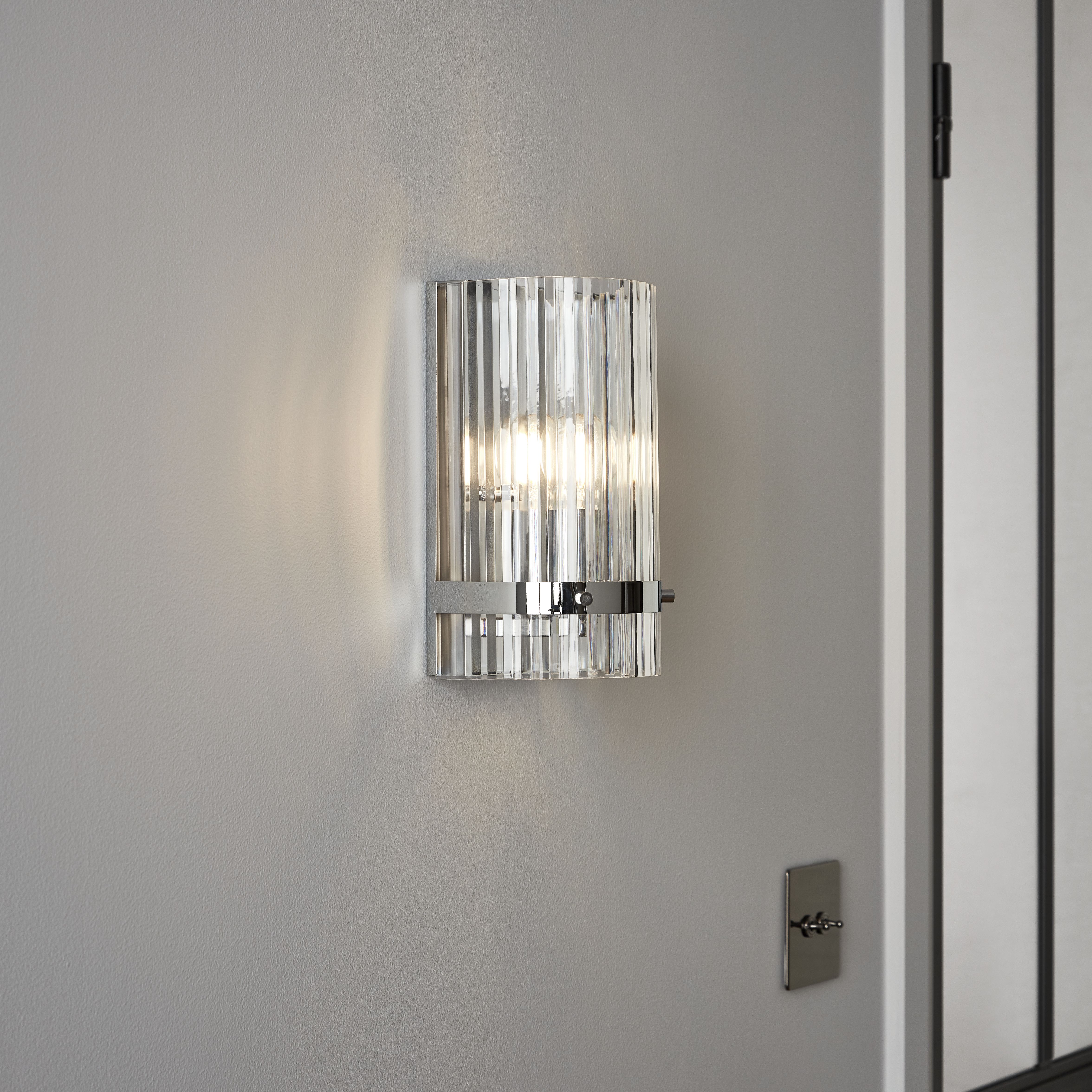 GoodHome Rhyolit Ribbed Chrome effect Wall light