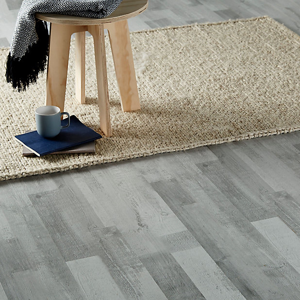 Goodhome Rockhampton Grey Oak Effect, Black Laminate Flooring B Q