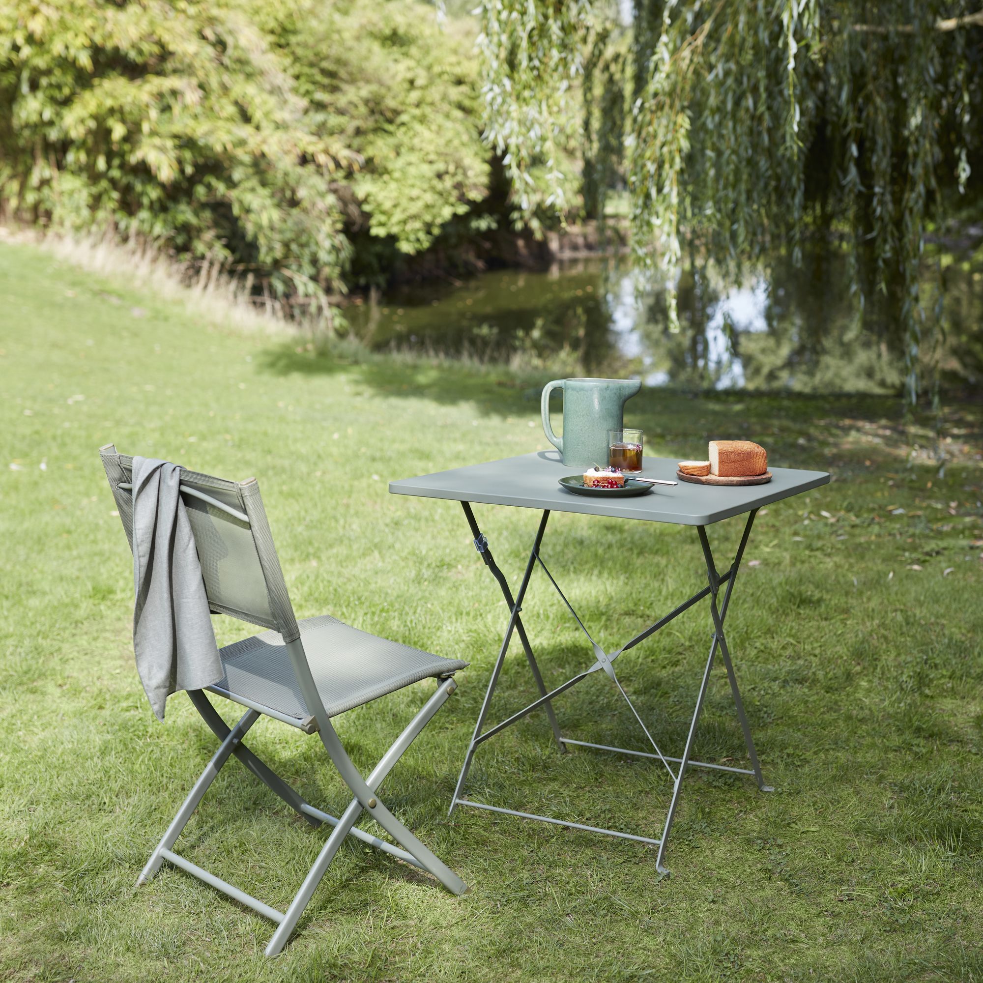 B&q bari bistro discount set