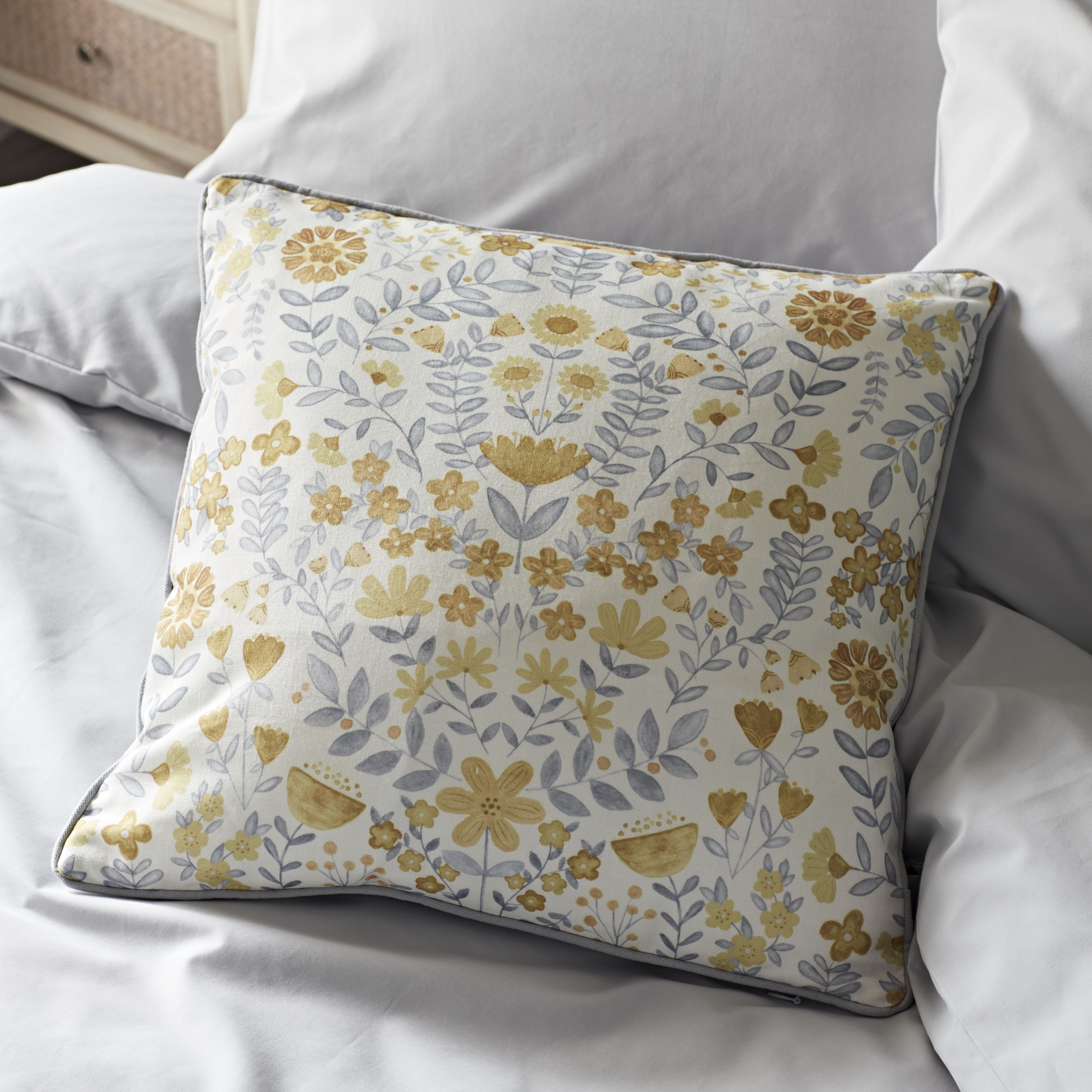 Salem Floral Multicolour Cushion (L)45cm x (W)45cm