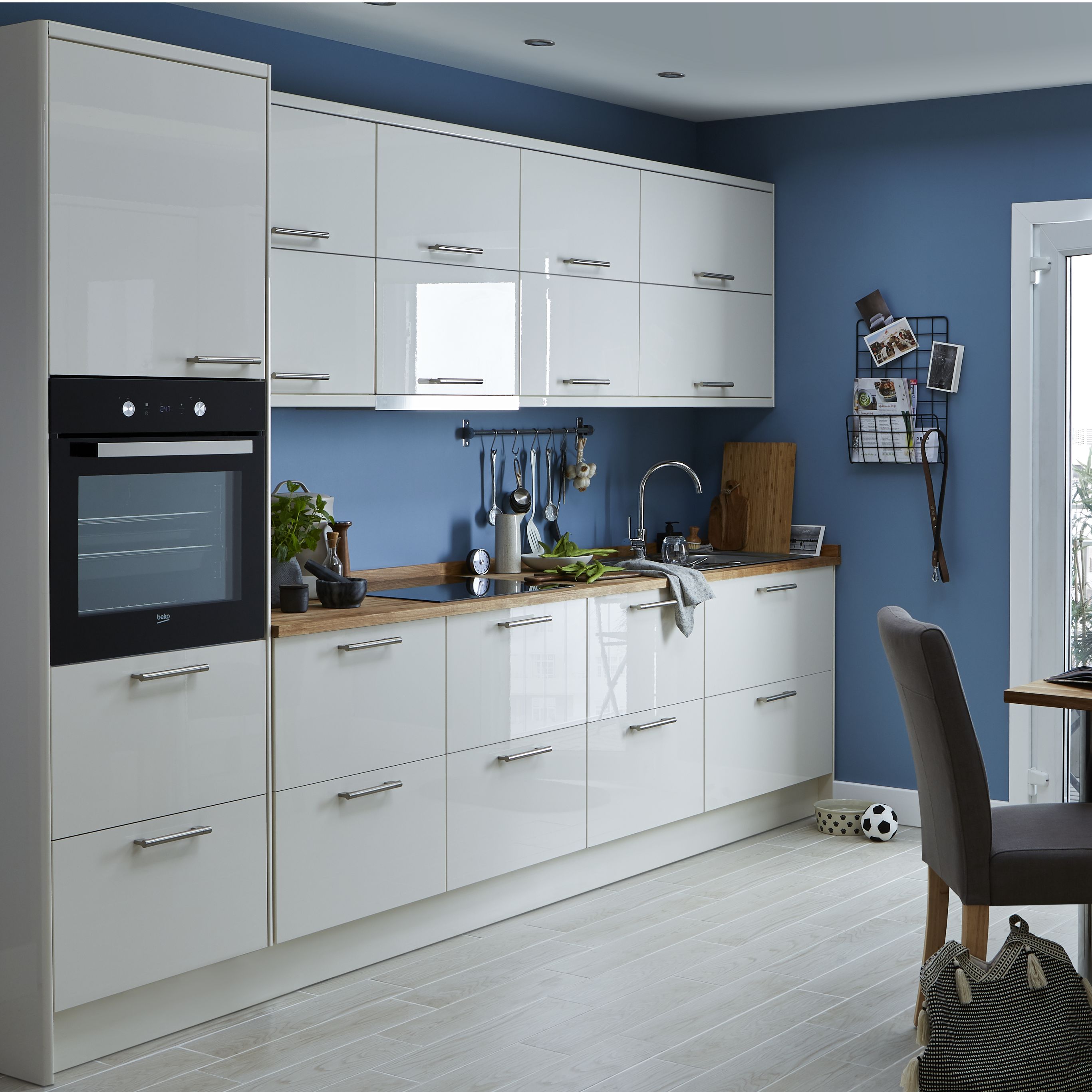 GoodHome Stevia Gloss cream Tall wall Cabinet door (W)600mm (H)895mm (T)18mm