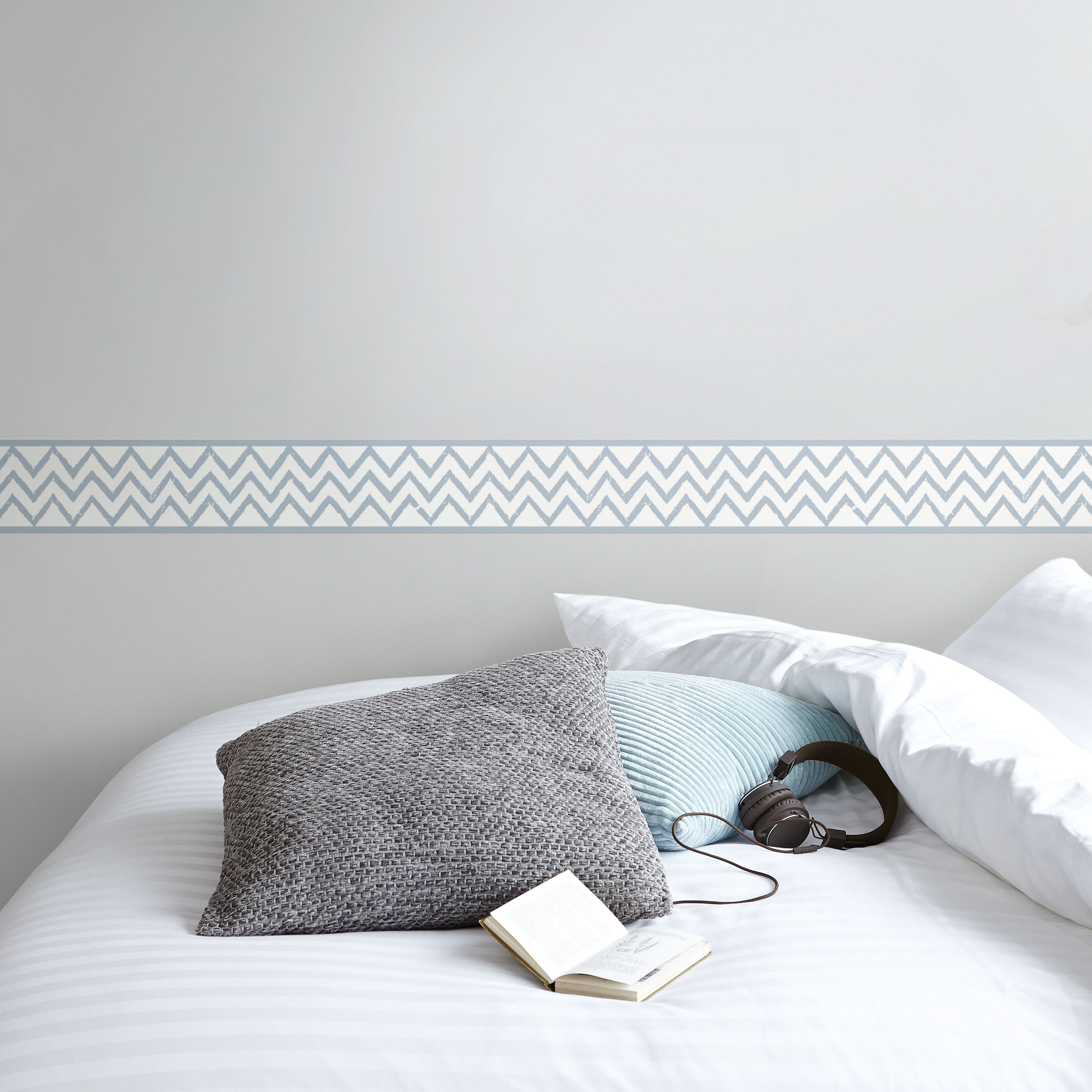 GoodHome Terrica Blue & white Aztec Smooth Border