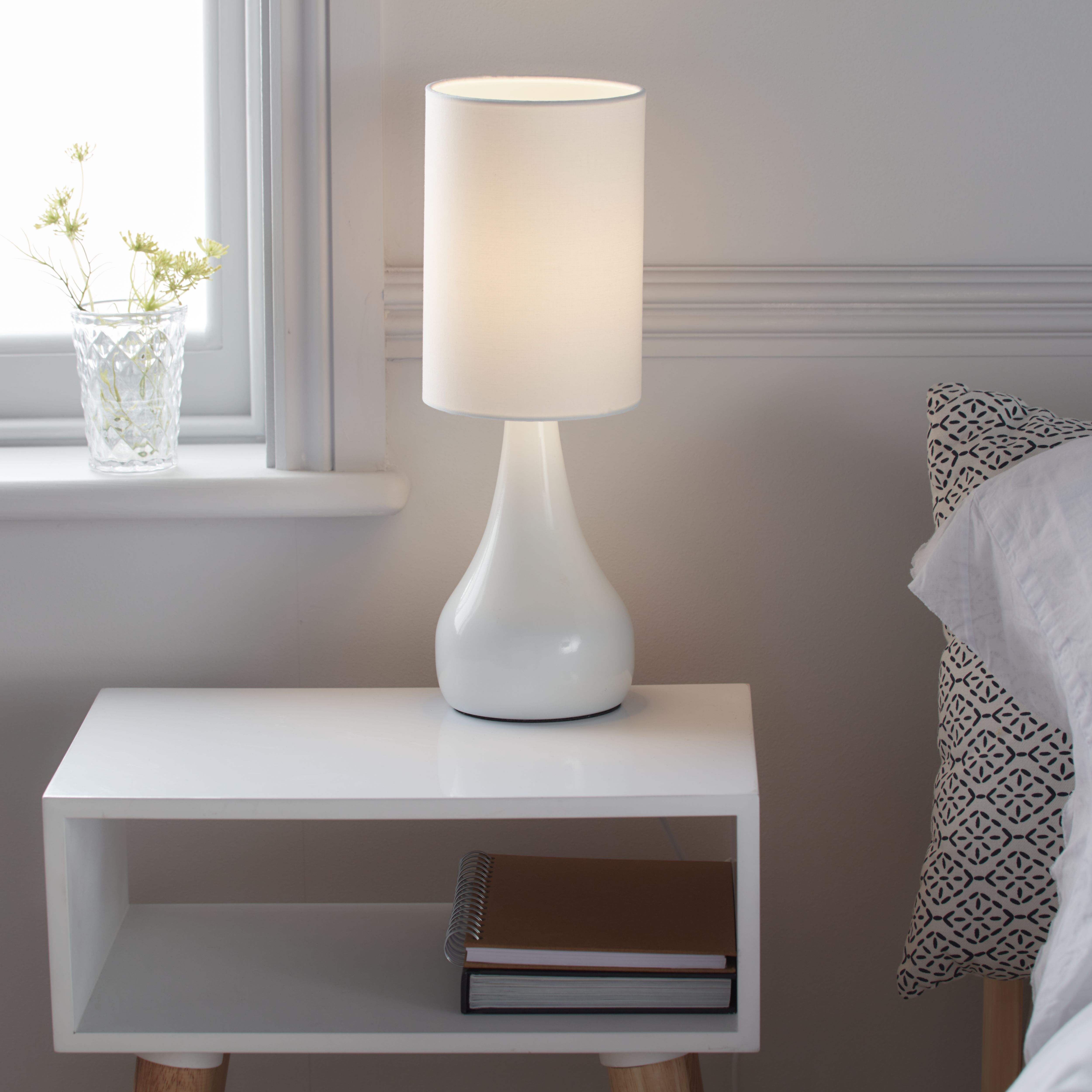 Touch bedside lamps deals b&q