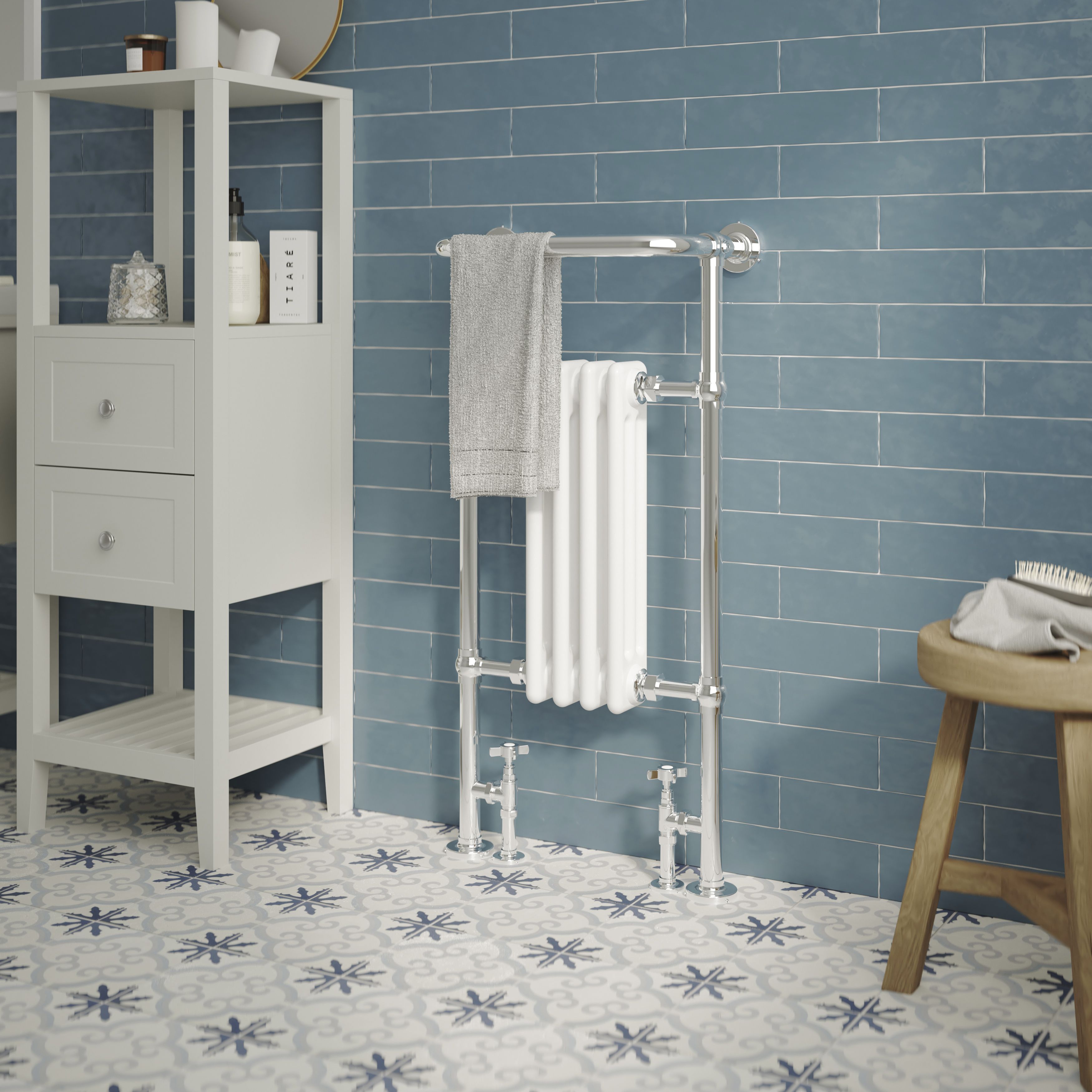 GoodHome Victorian 1129BTU Vertical Towel radiator (W)479mm x (H)952mm