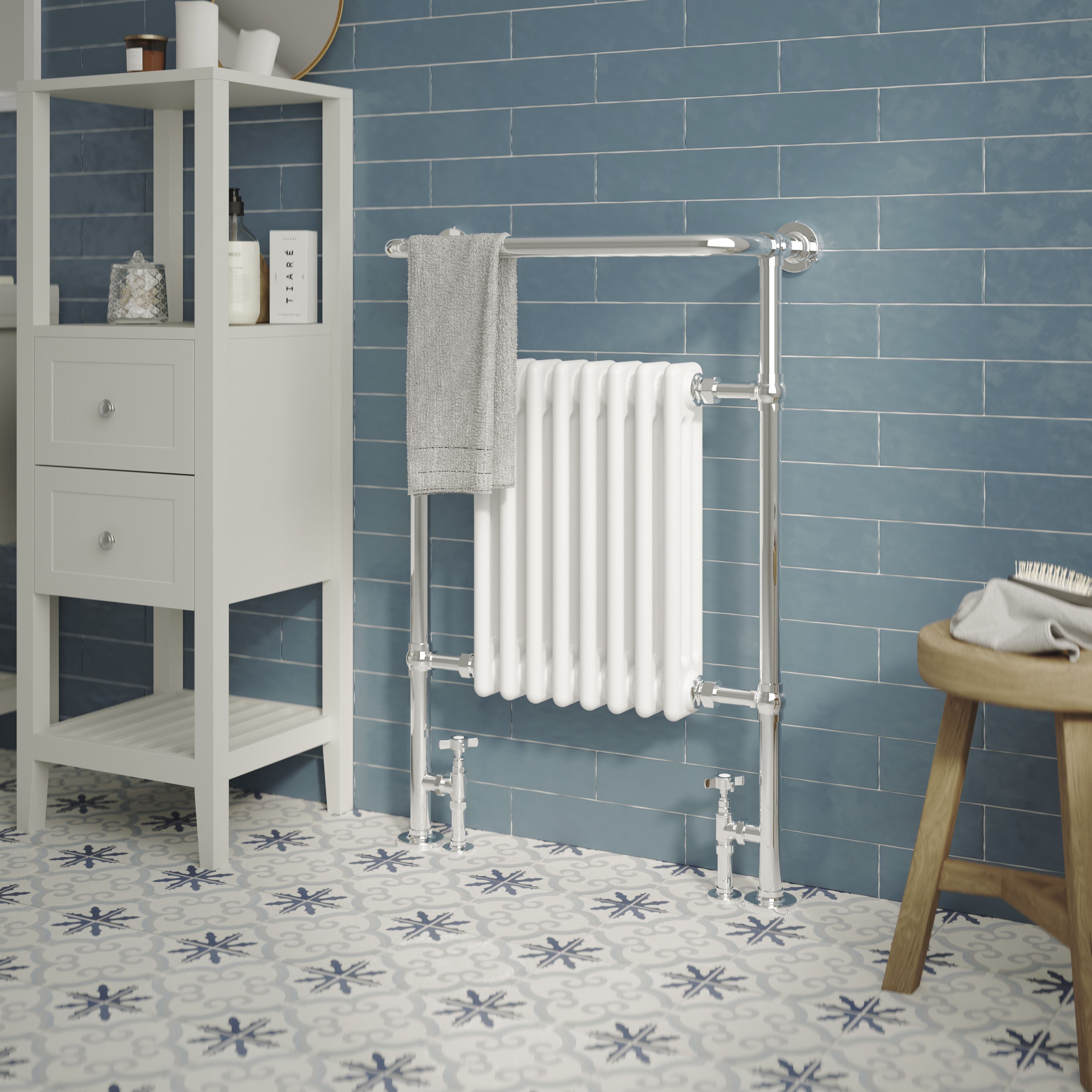 GoodHome Victorian Chrome effect 1740BTU Vertical Towel radiator (W)659mm x (H)952mm