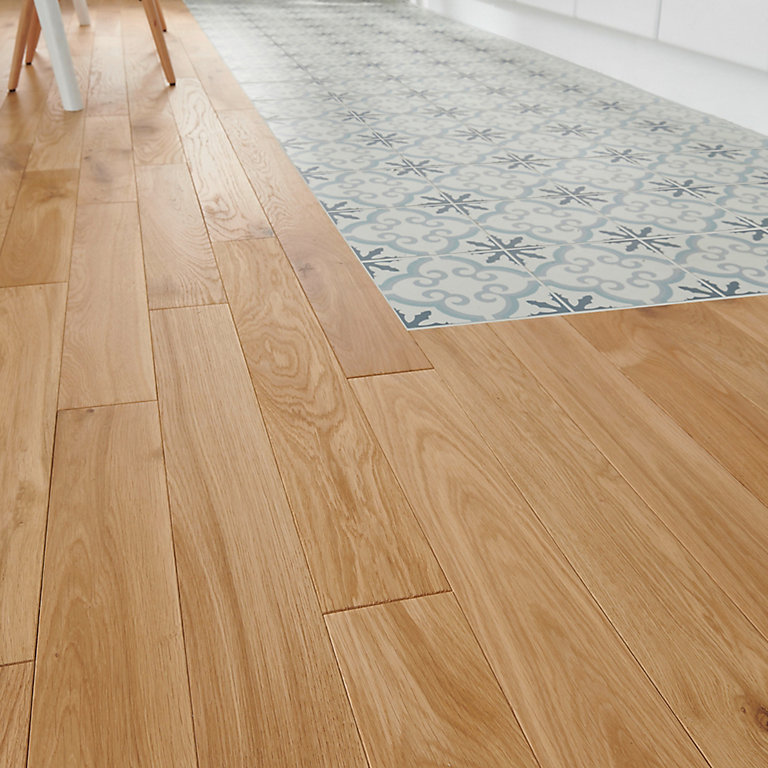 Goodhome Visby Natural Oak Solid Wood, How To Lay Solid Wood Flooring On Chipboard