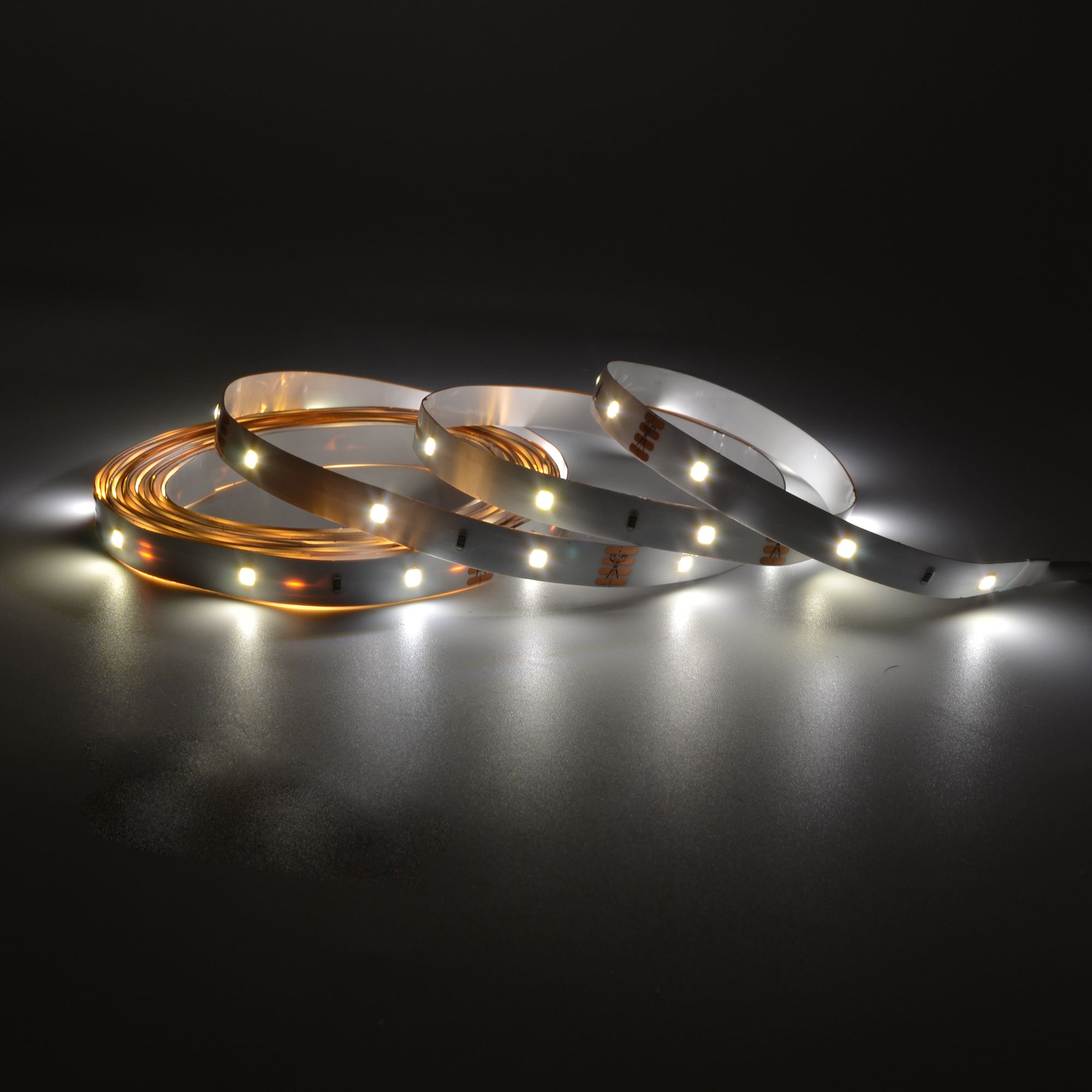 GoodHome Waldeck Mains-powered (plug-in) LED Neutral white Strip light IP20 2000lm 4000K (L)5m