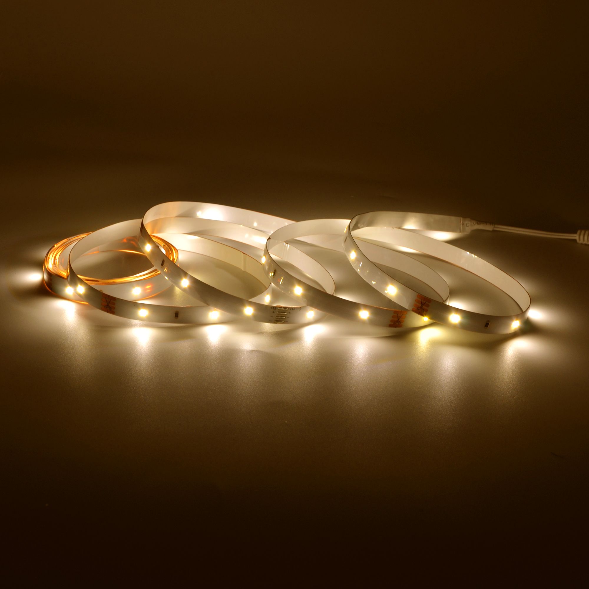 GoodHome Waldeck Mains-powered (plug-in) LED Warm white Strip light IP20 1200lm 2700K (L)3m