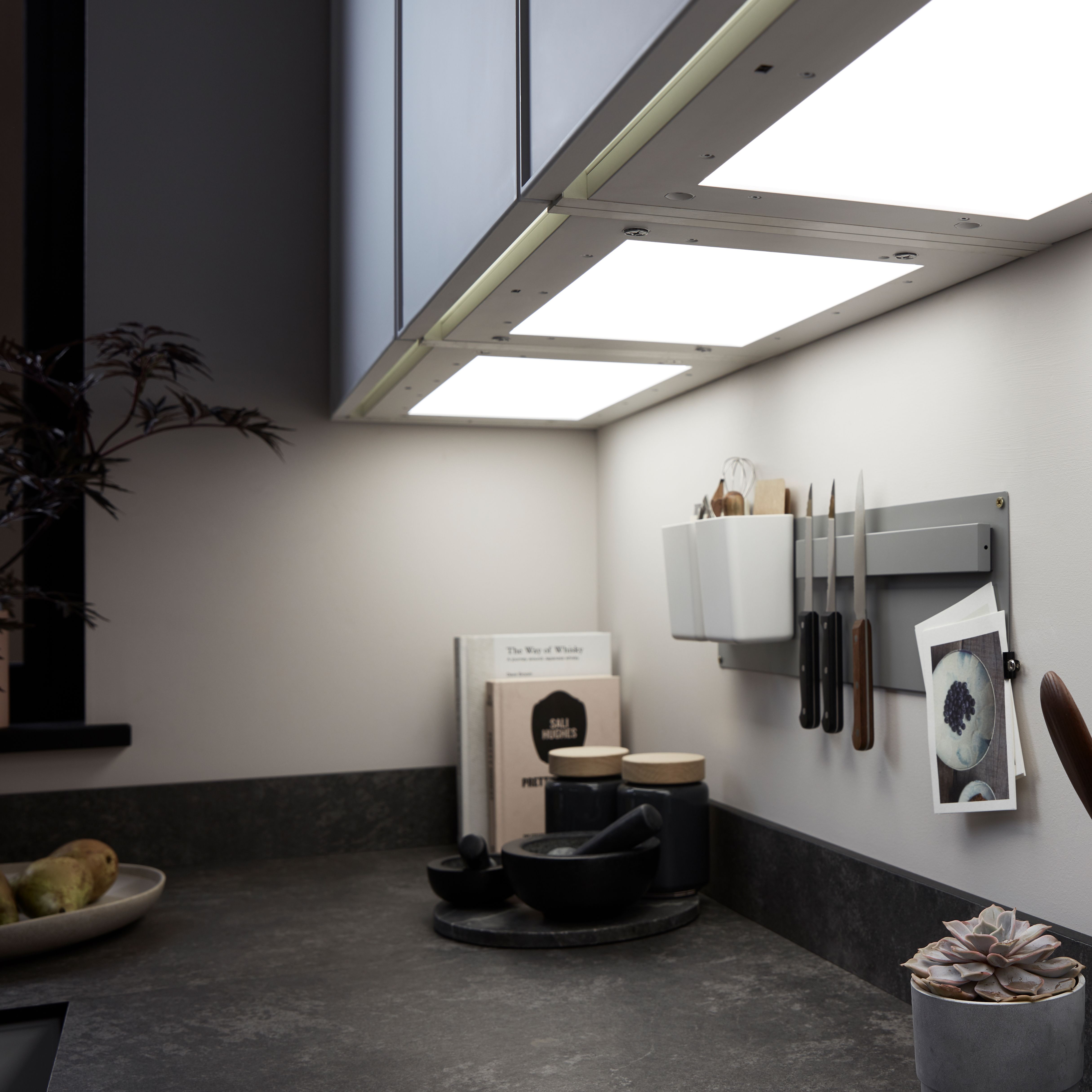 GoodHome White Under cabinet light (W)464mm