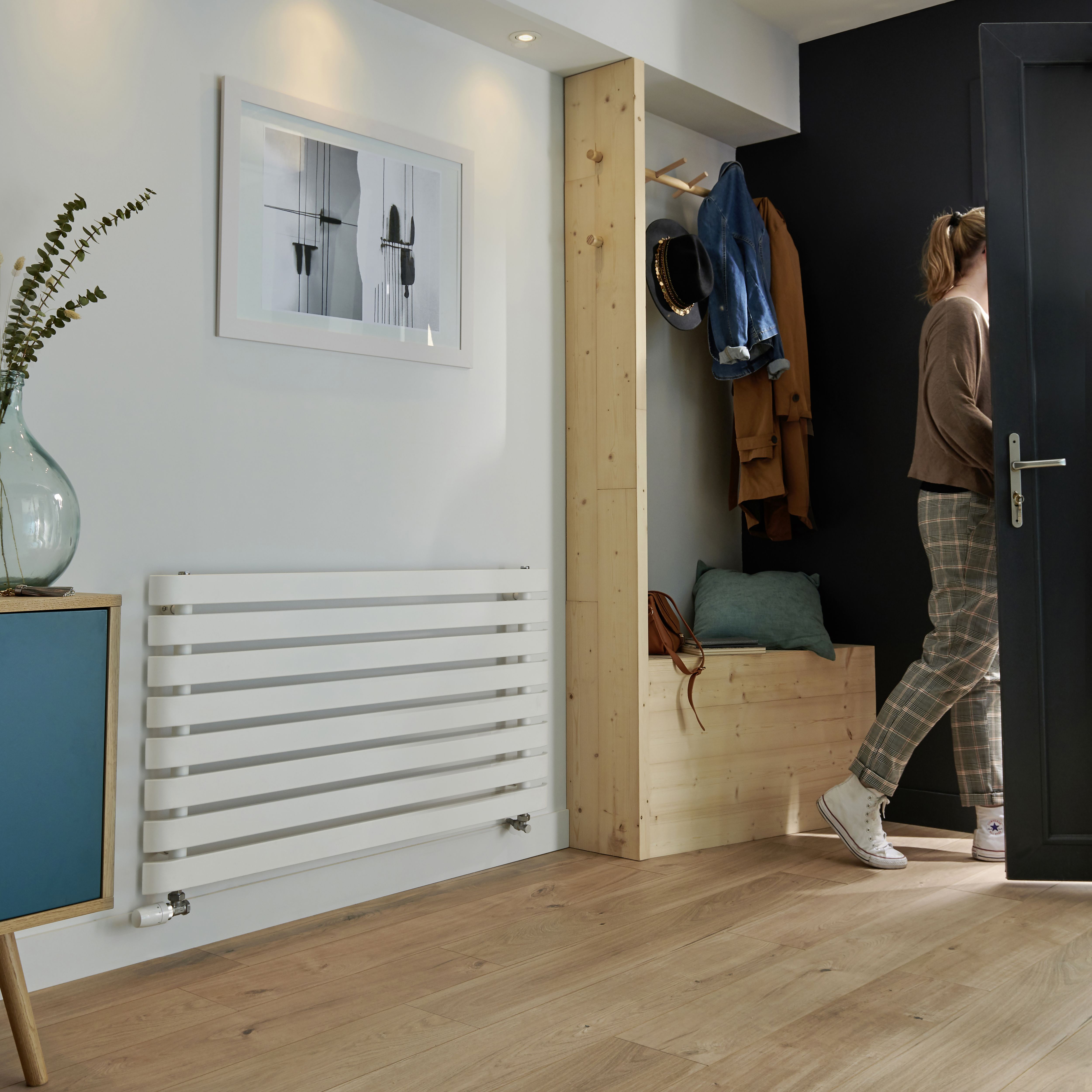 GoodHome Wilsona CH6201200SW Single White Horizontal Designer 2477BTU Radiator, (W)1200mm x (H)620mm