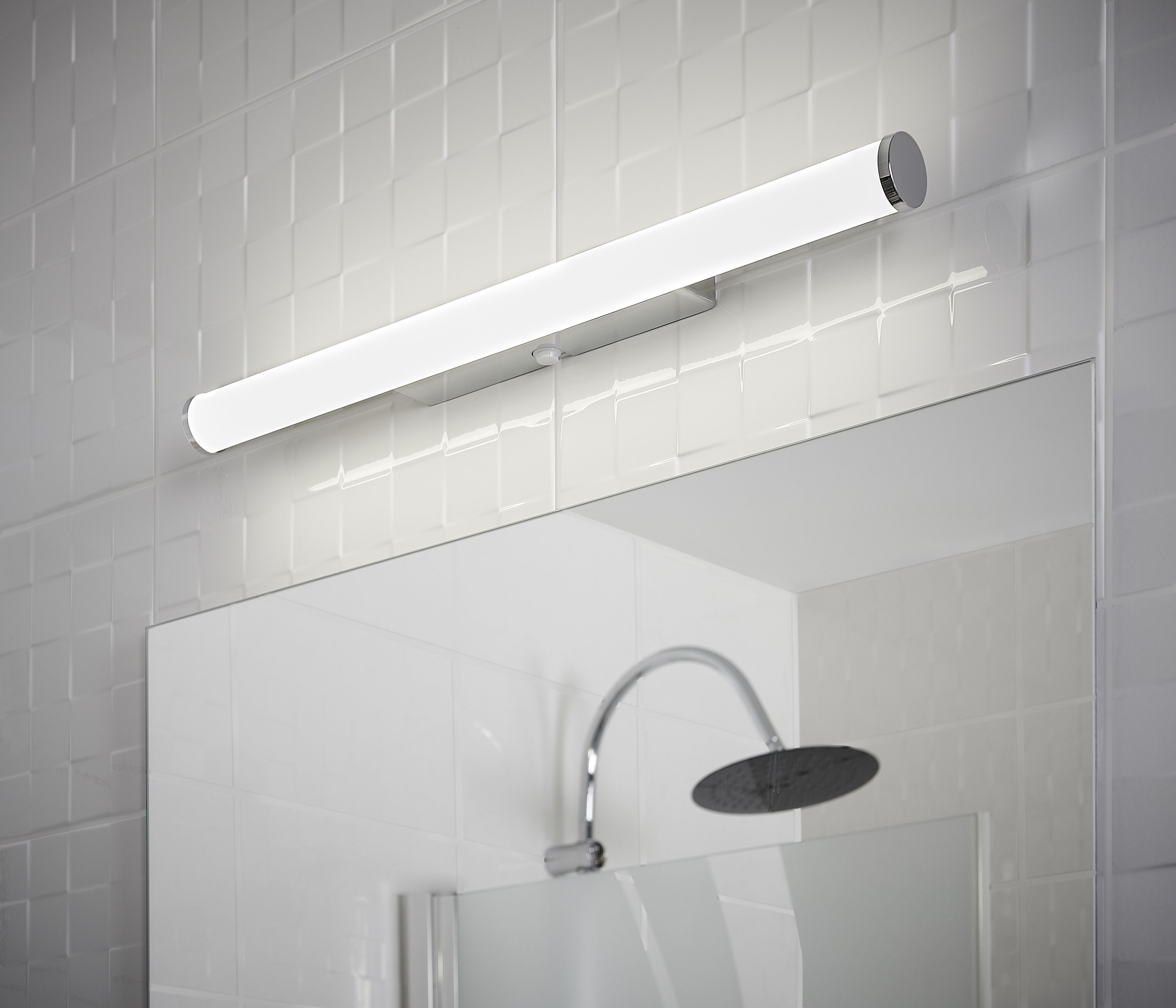 Yucata Chrome effect Wall light