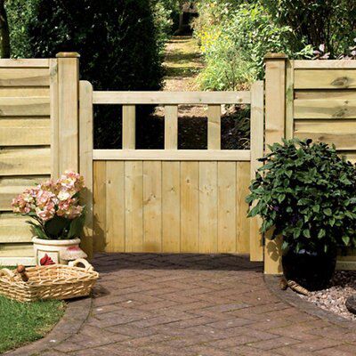 Grange Gates Timber Solid Infill Gate, (H)0.9m (W)0.9m