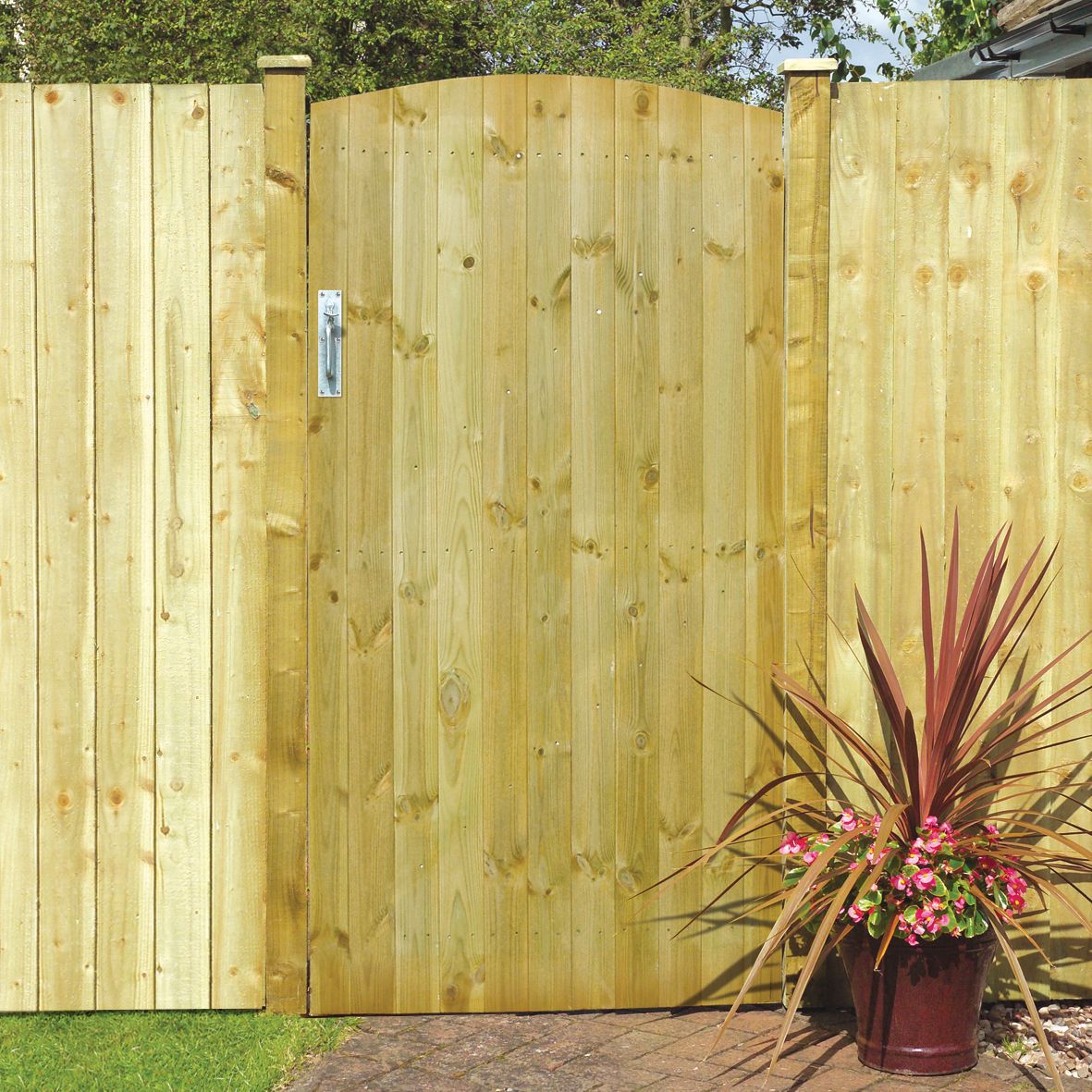 Grange Timber Gate, (H)1.8m (W)0.9m 