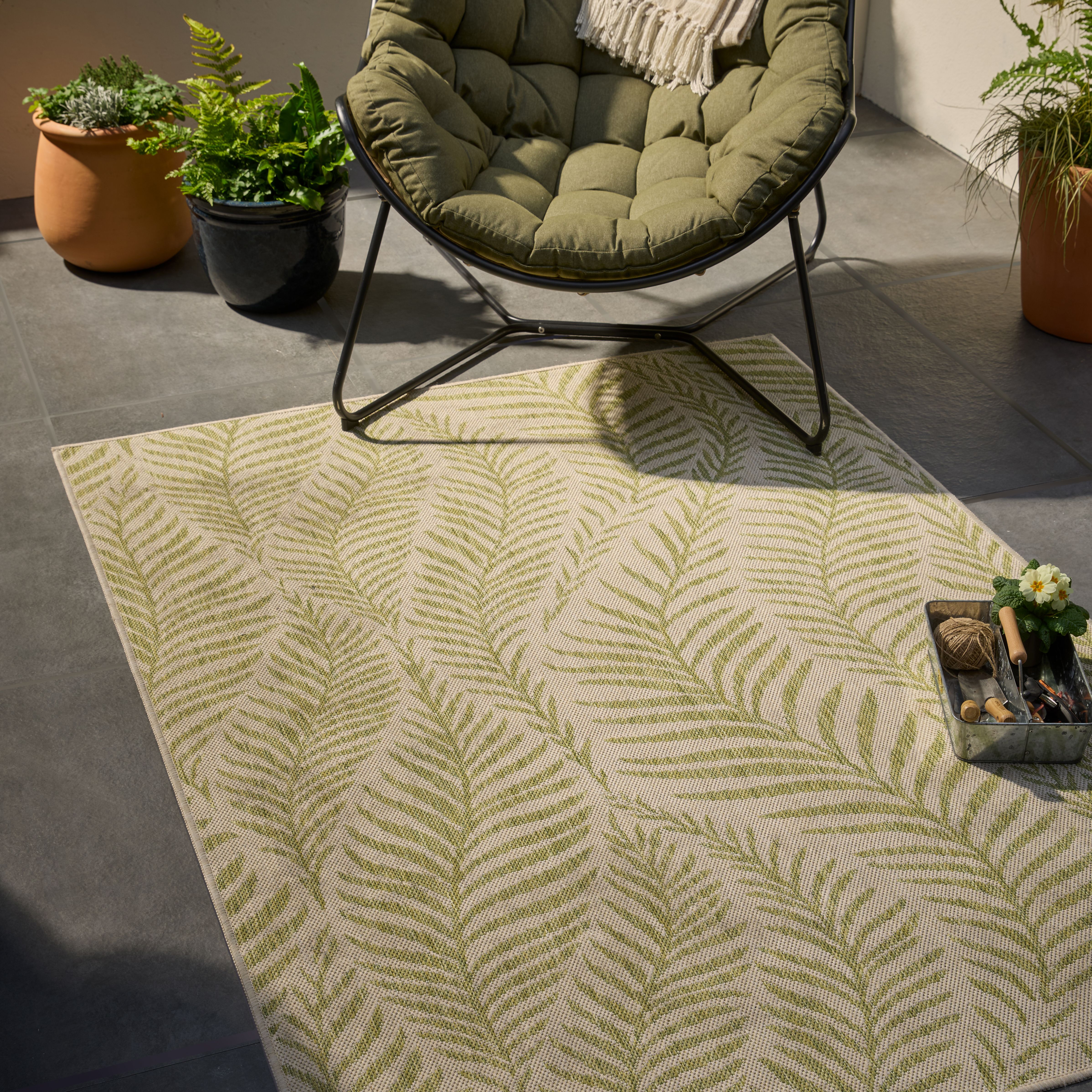 Green Leaf Large Indoor & outdoor Rug, (L)150cm x (W)200cm