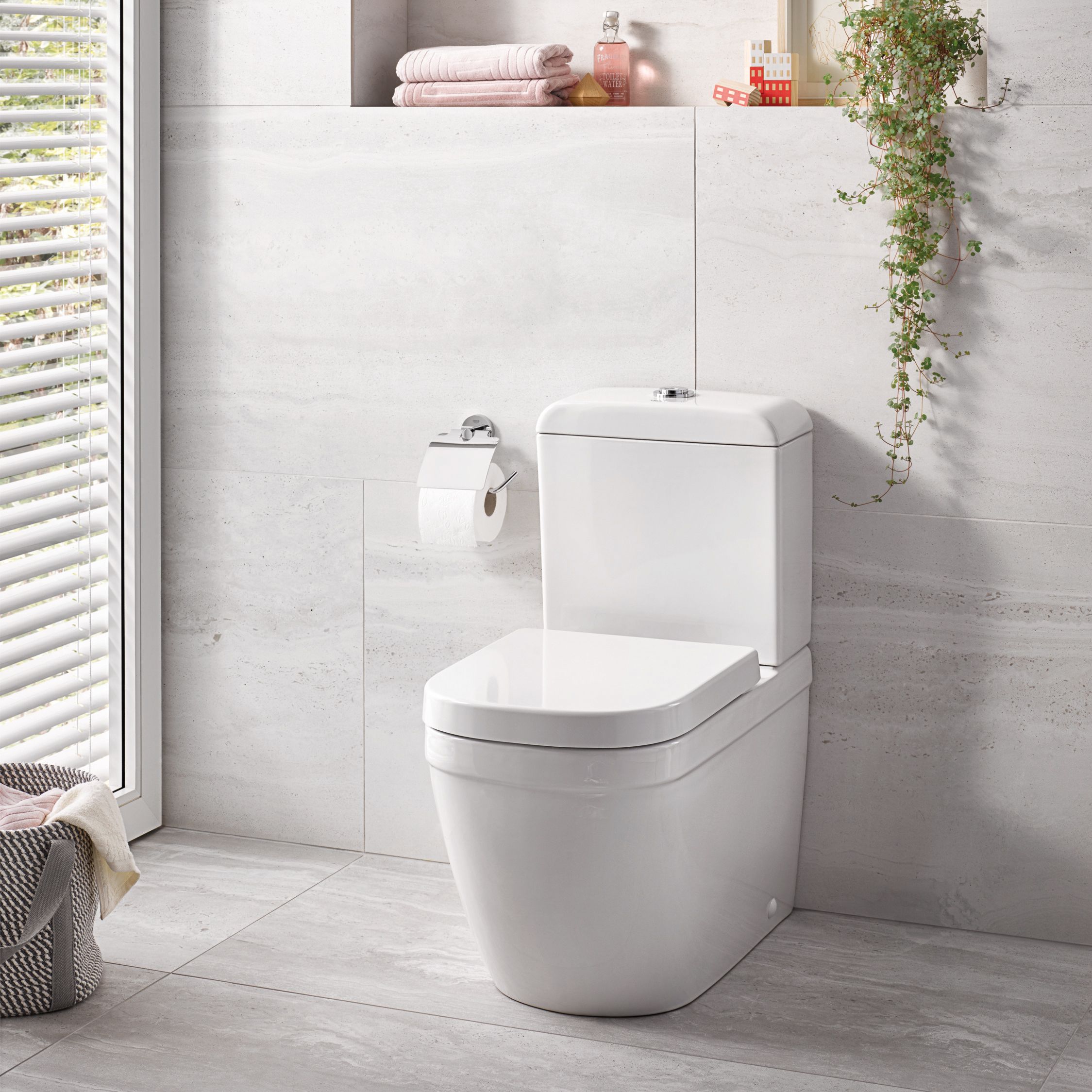 Grohe Euro White Back to wall Toilet with Soft close seat & Close coupled cistern - 4