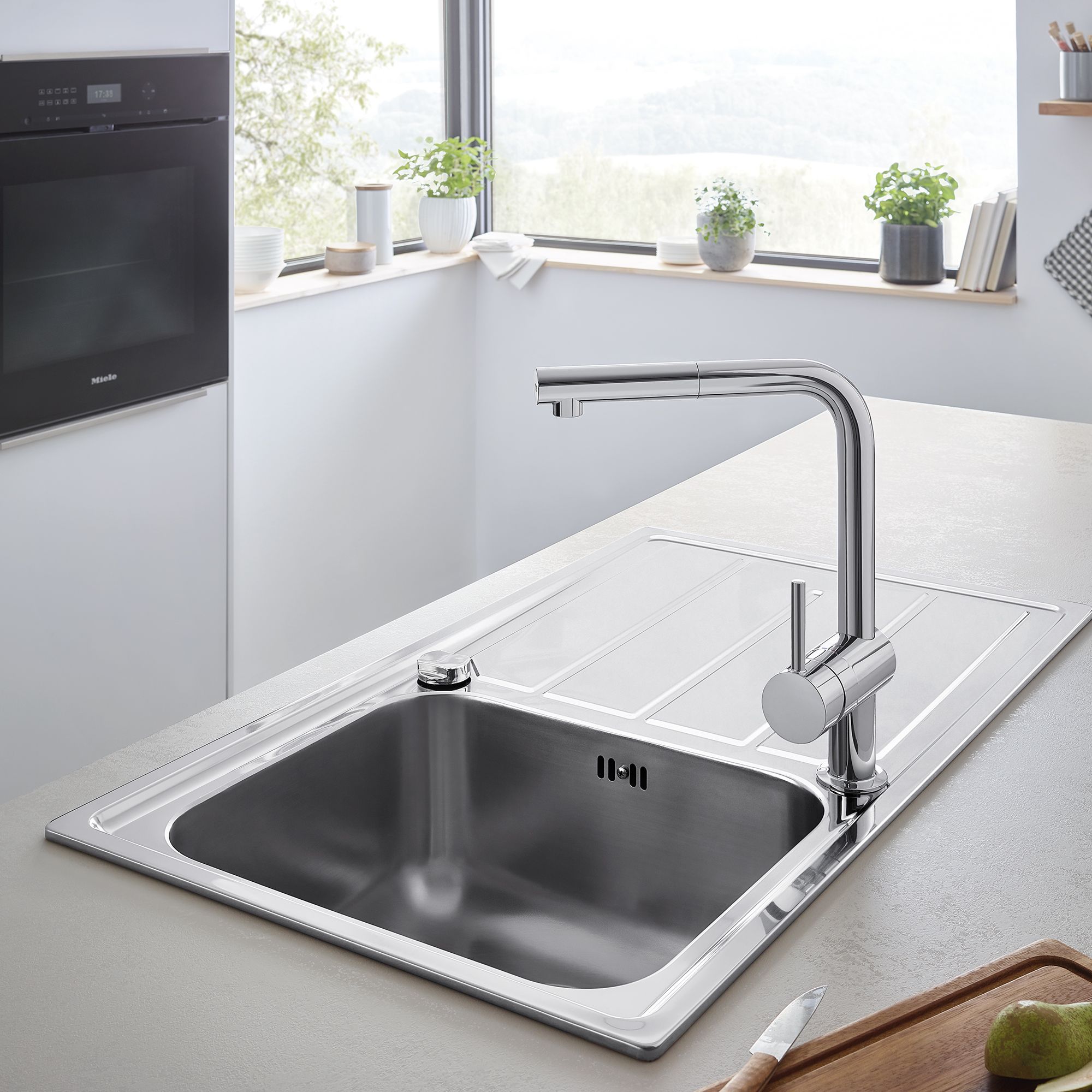 Grohe Minta Chrome-plated Kitchen Side lever pull out Tap