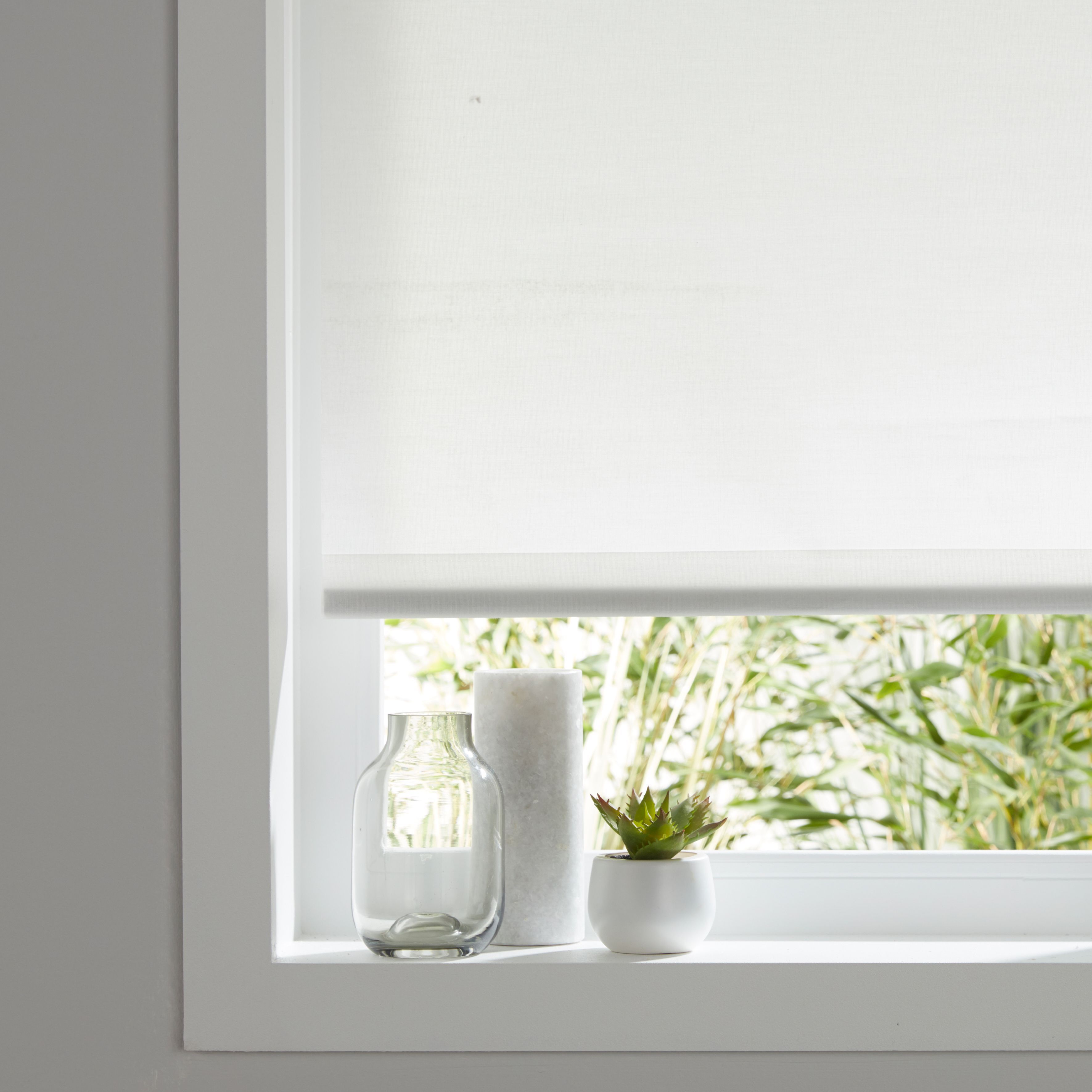 Halo Corded White Plain Daylight Roller Blind (W)120cm (L)180cm