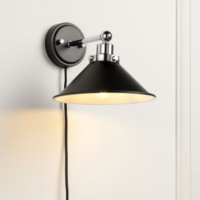 Harbour Studio Getty Plain Black Plug-in Wall light, Pack of 1