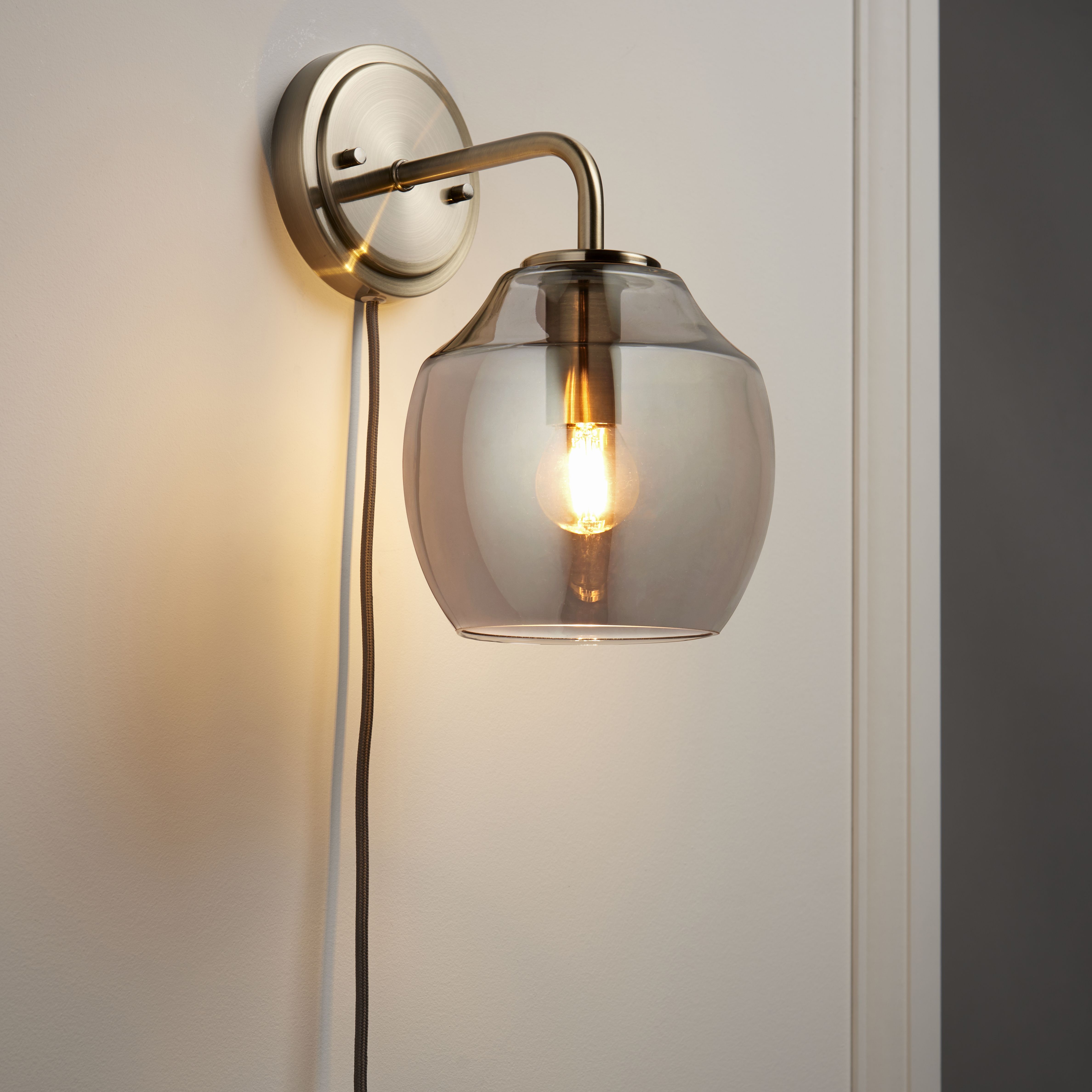 Harbour Studio Vara Plug-in LED Wall light
