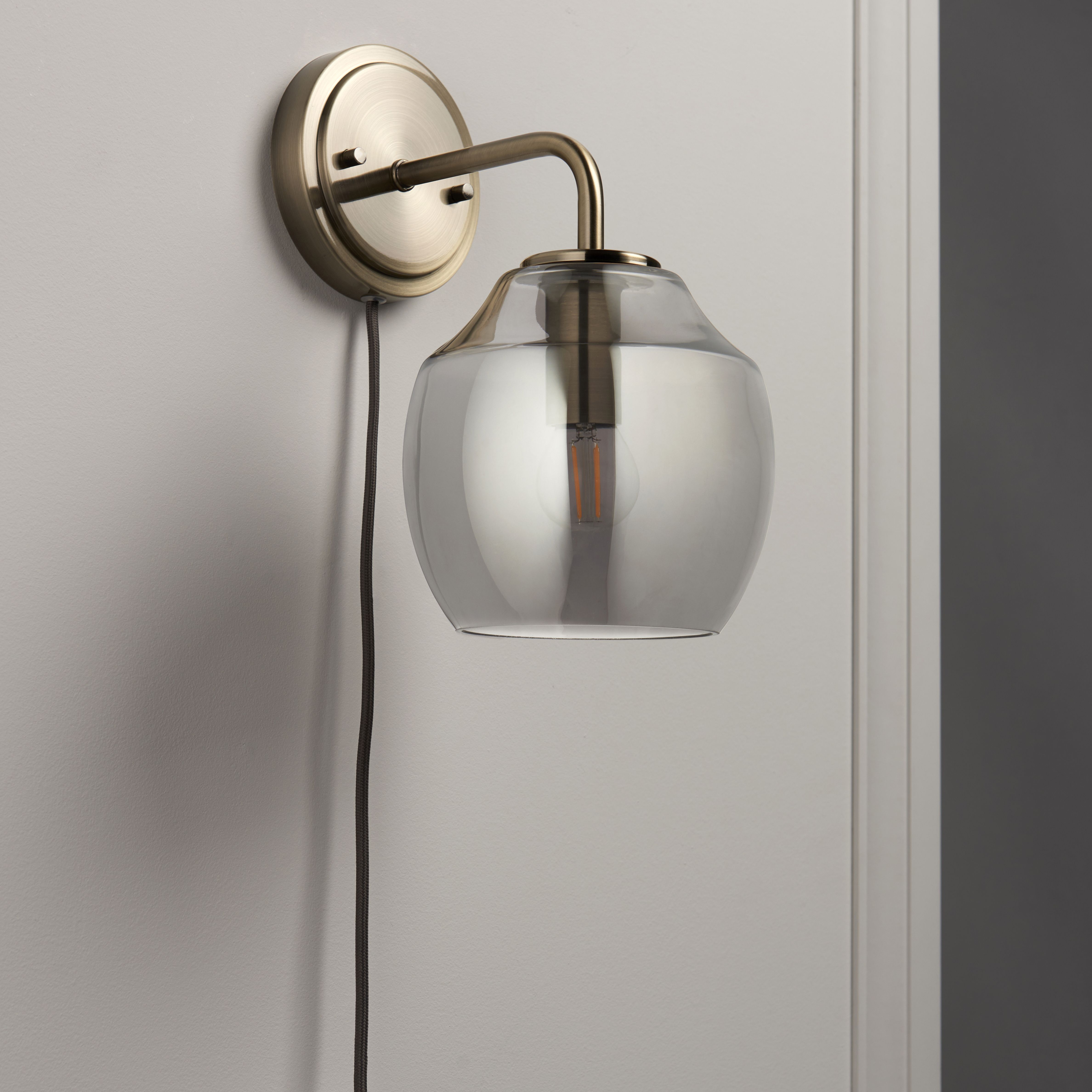 Harbour Studio Vara Plug-in LED Wall light