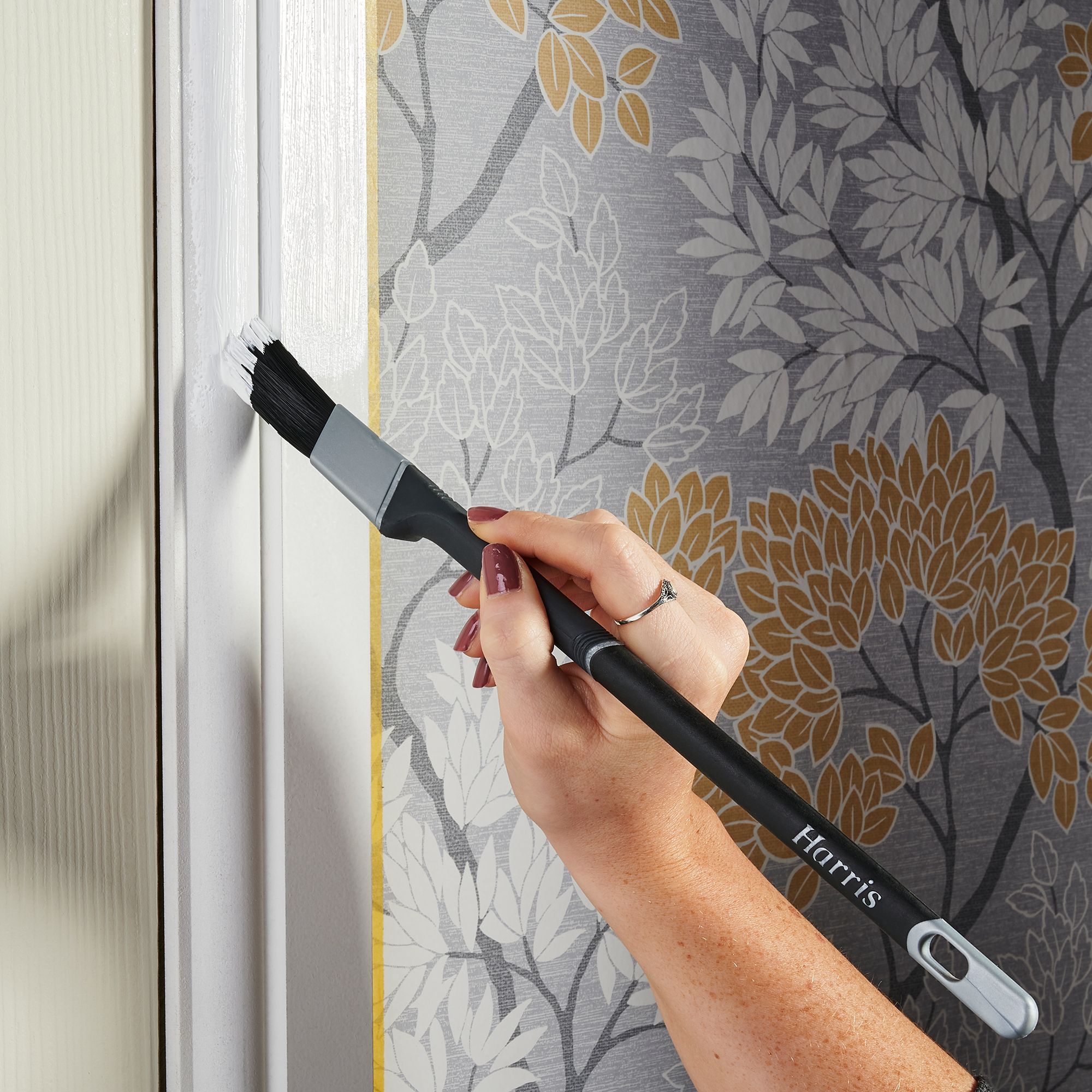 Harris Ultimate Woodwork Gloss Precision tip Comfort Interior Paint brush