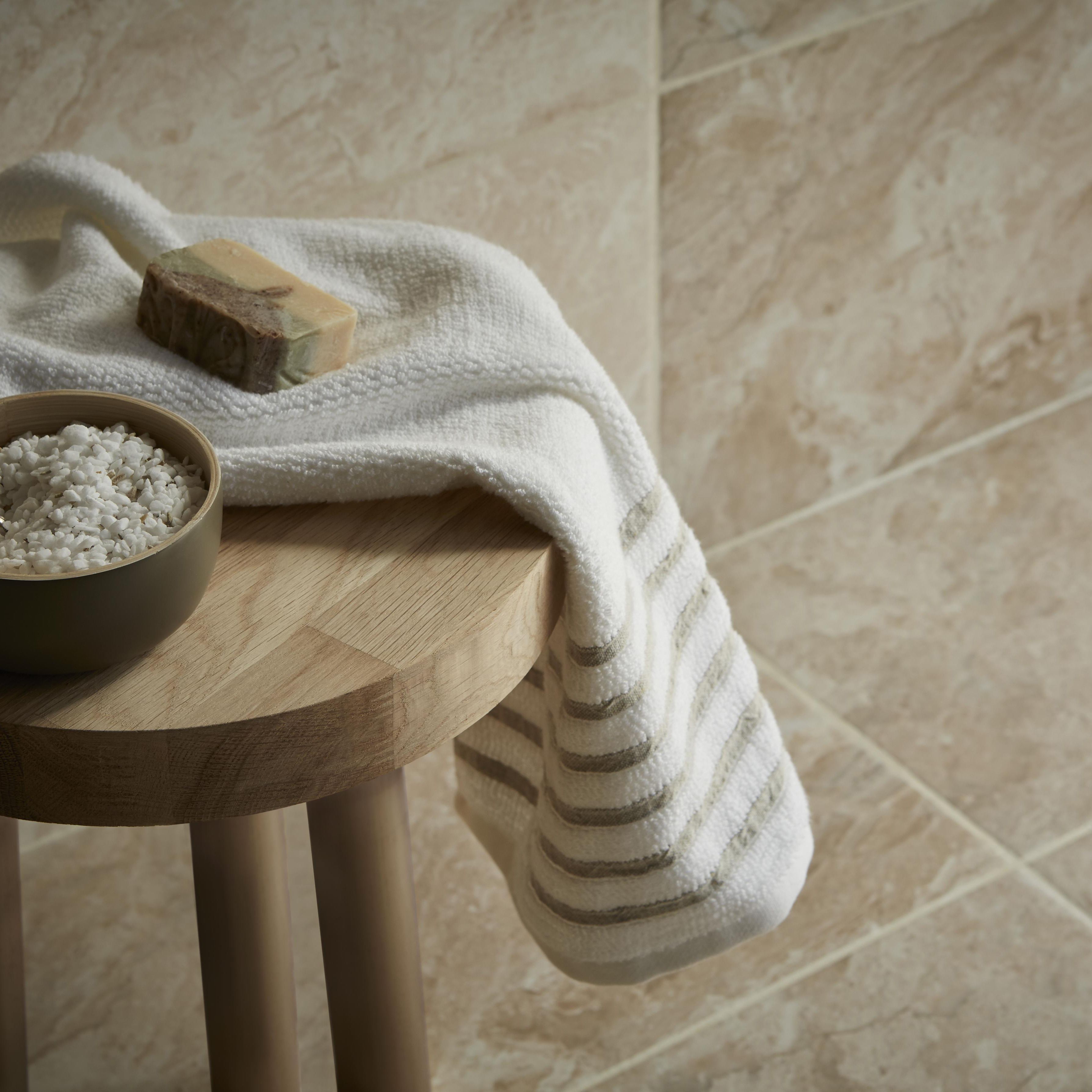 Haver Chalk Matt Stone effect Ceramic Indoor Wall & floor Tile, Pack of 6, (L)600mm (W)300mm