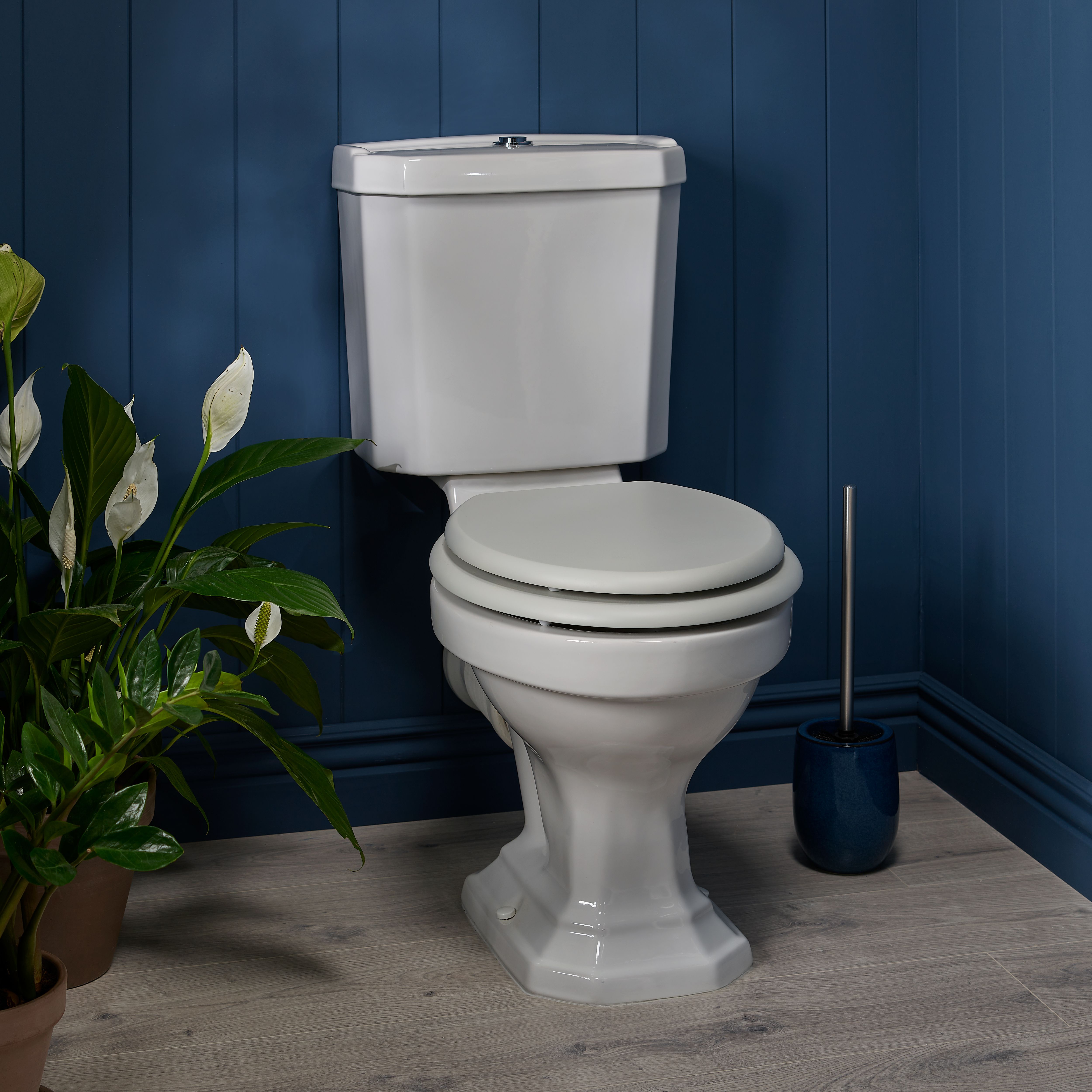 Heritage Upperton White Boxed rim Close-coupled Toilet Soft close seat