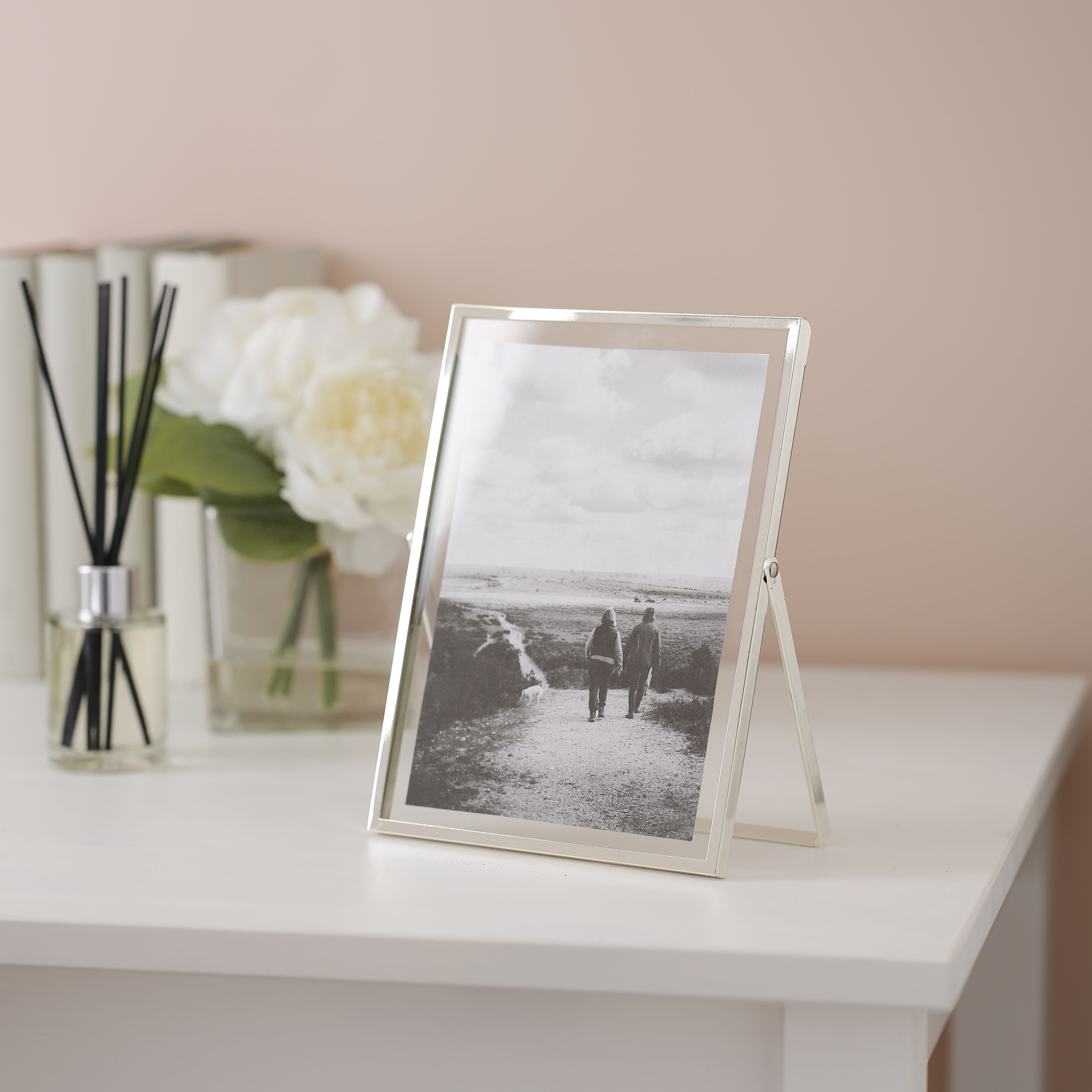 High gloss Silver effect Single Photo frame (H)21cm x (W)16cm