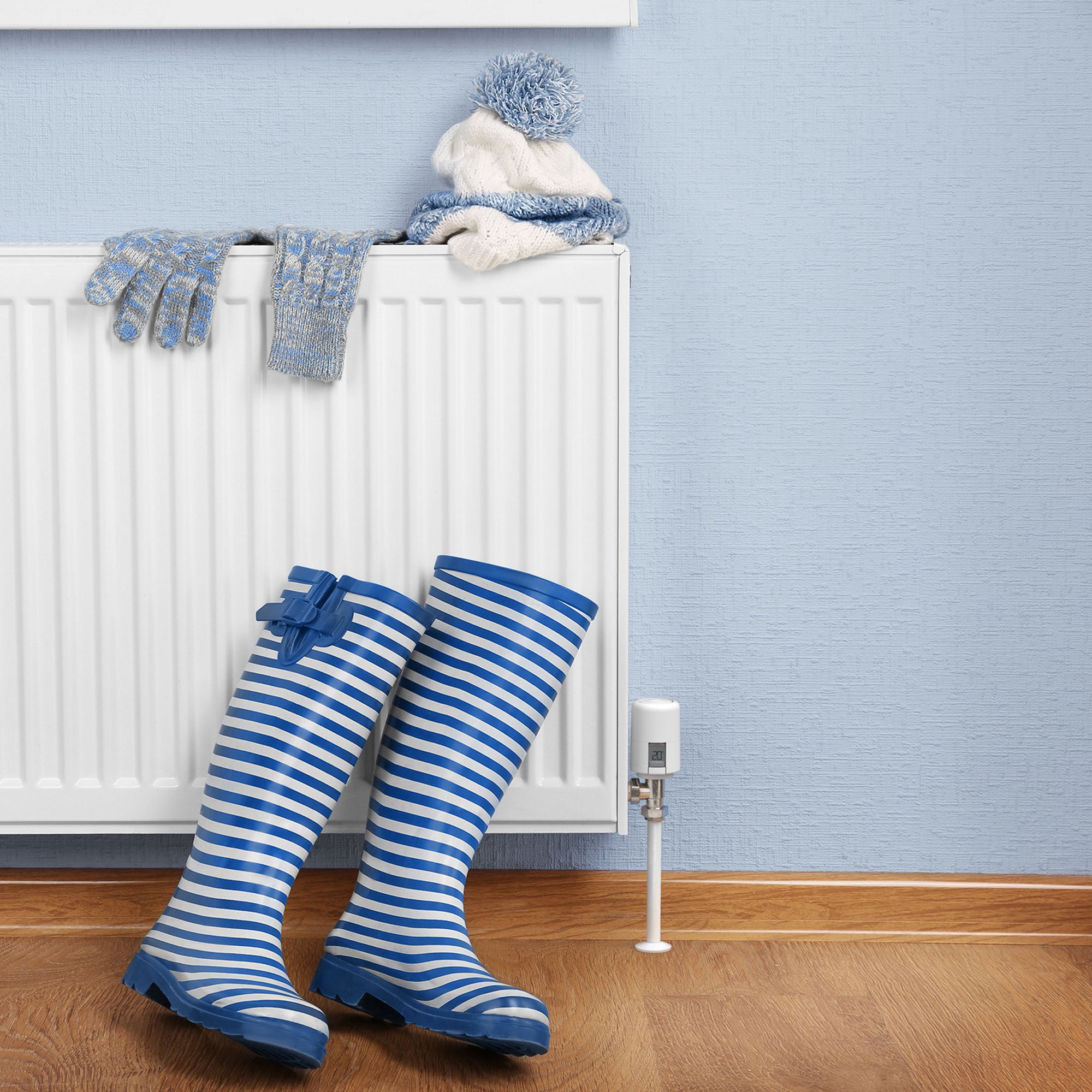 Hive UK7004240 White Smart thermostatic radiator valve head | DIY at B&Q