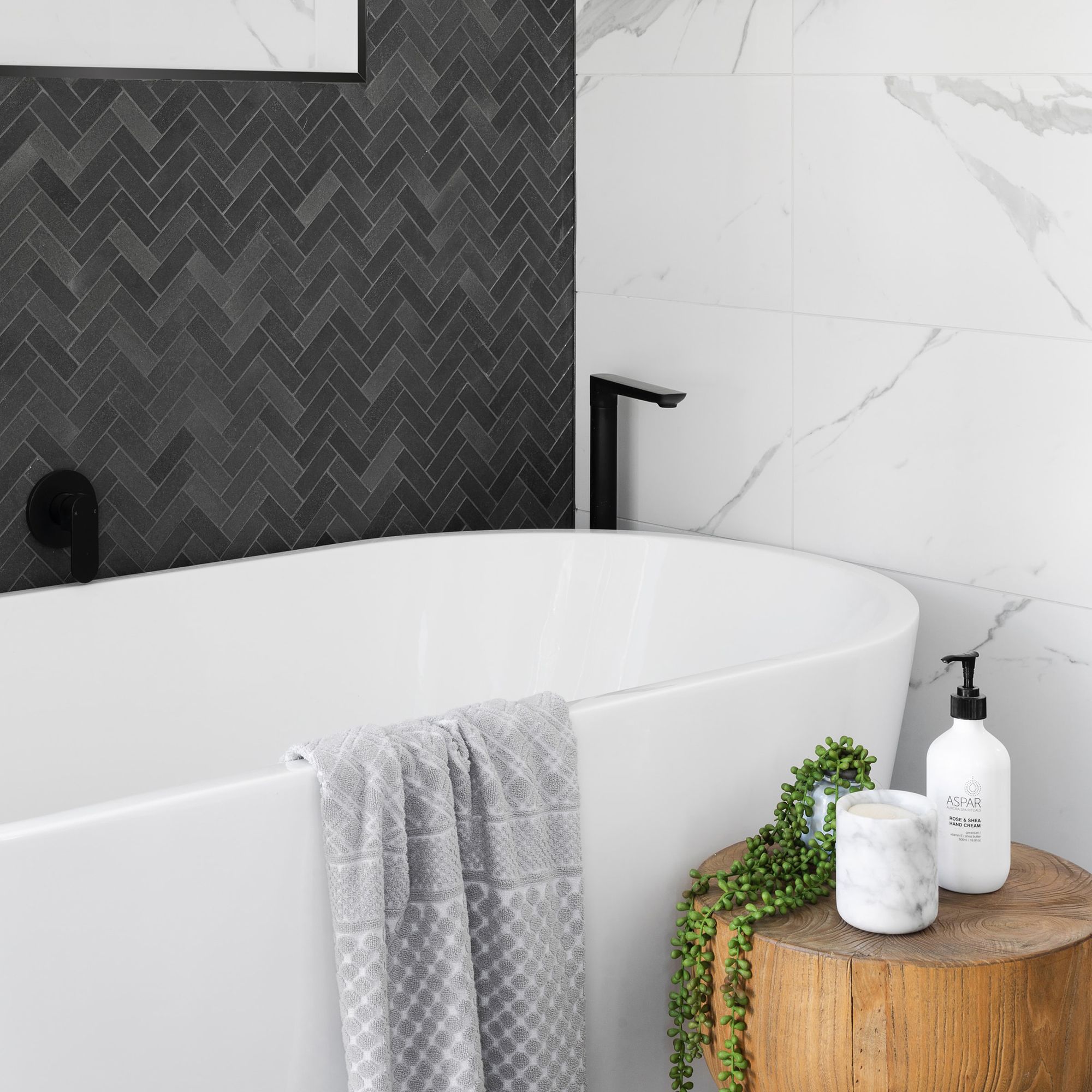 Homelux Polished Carbon 12.5mm Straight Aluminium Tile trim