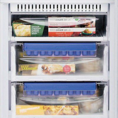 Hotpoint FFAA52P.1 Freestanding Fridge freezer - White