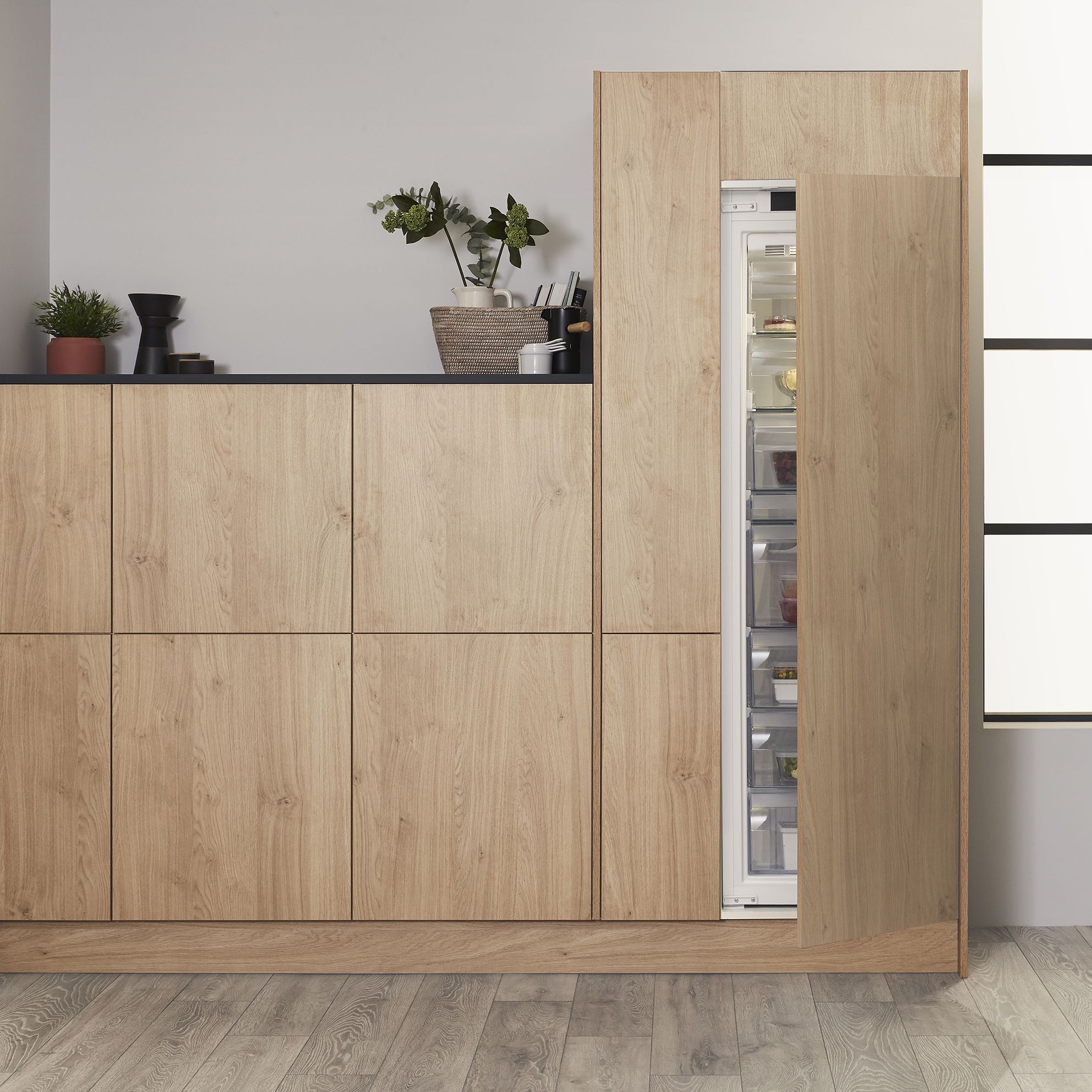 Hotpoint HF1801EF1UK Integrated Frost free Freezer - Gloss white