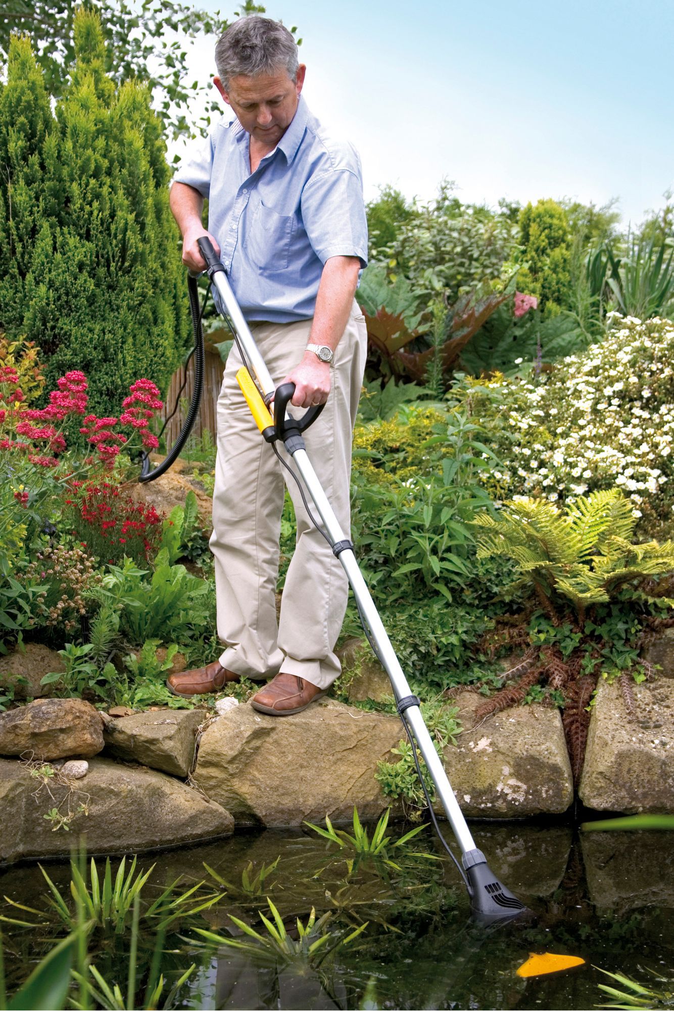 Hozelock Cyprio Corded Metal & plastic Pond vacuum cleaner - Save upto 30% cleaning time