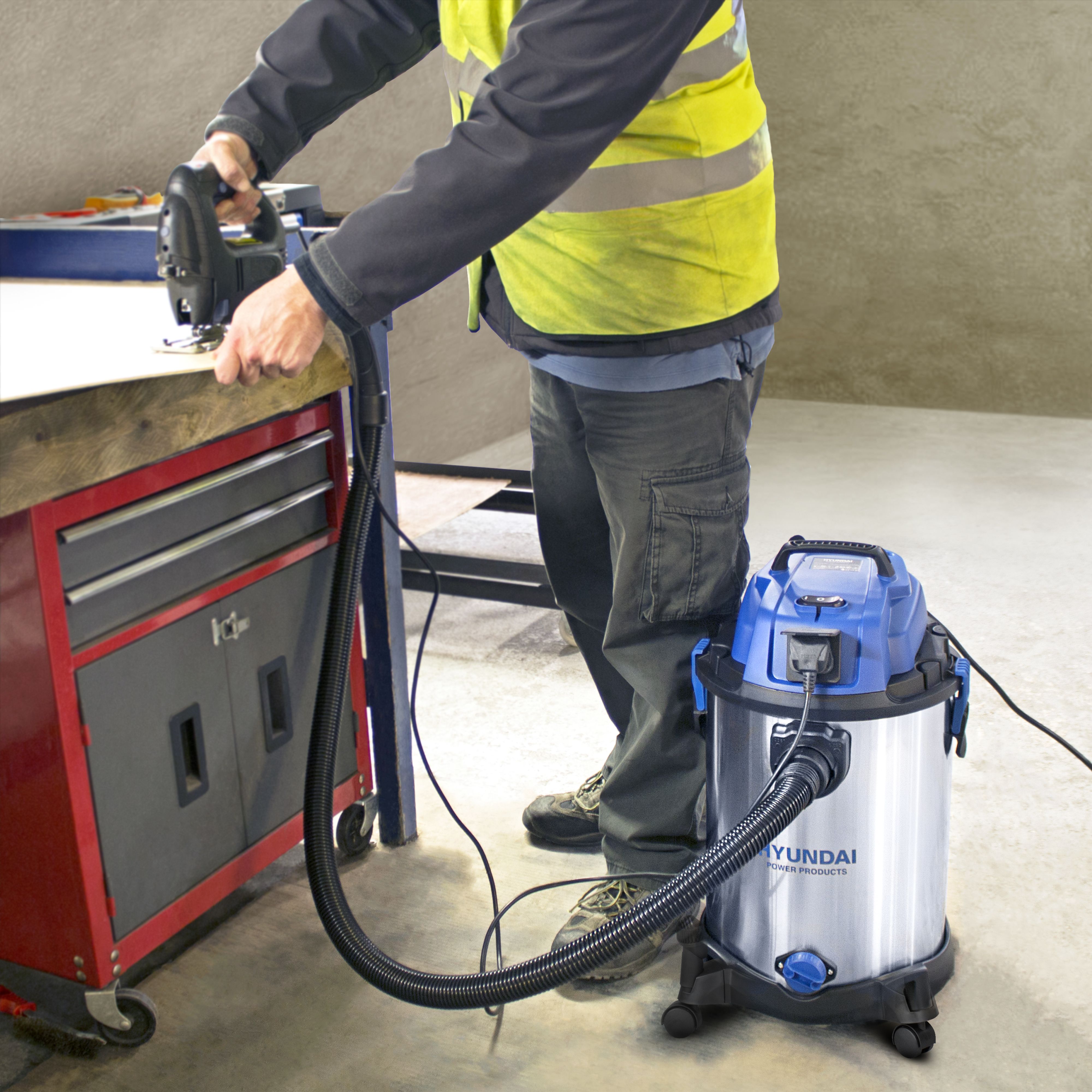 Hyundai HYVI3014 Corded Wet & dry vacuum, 30L