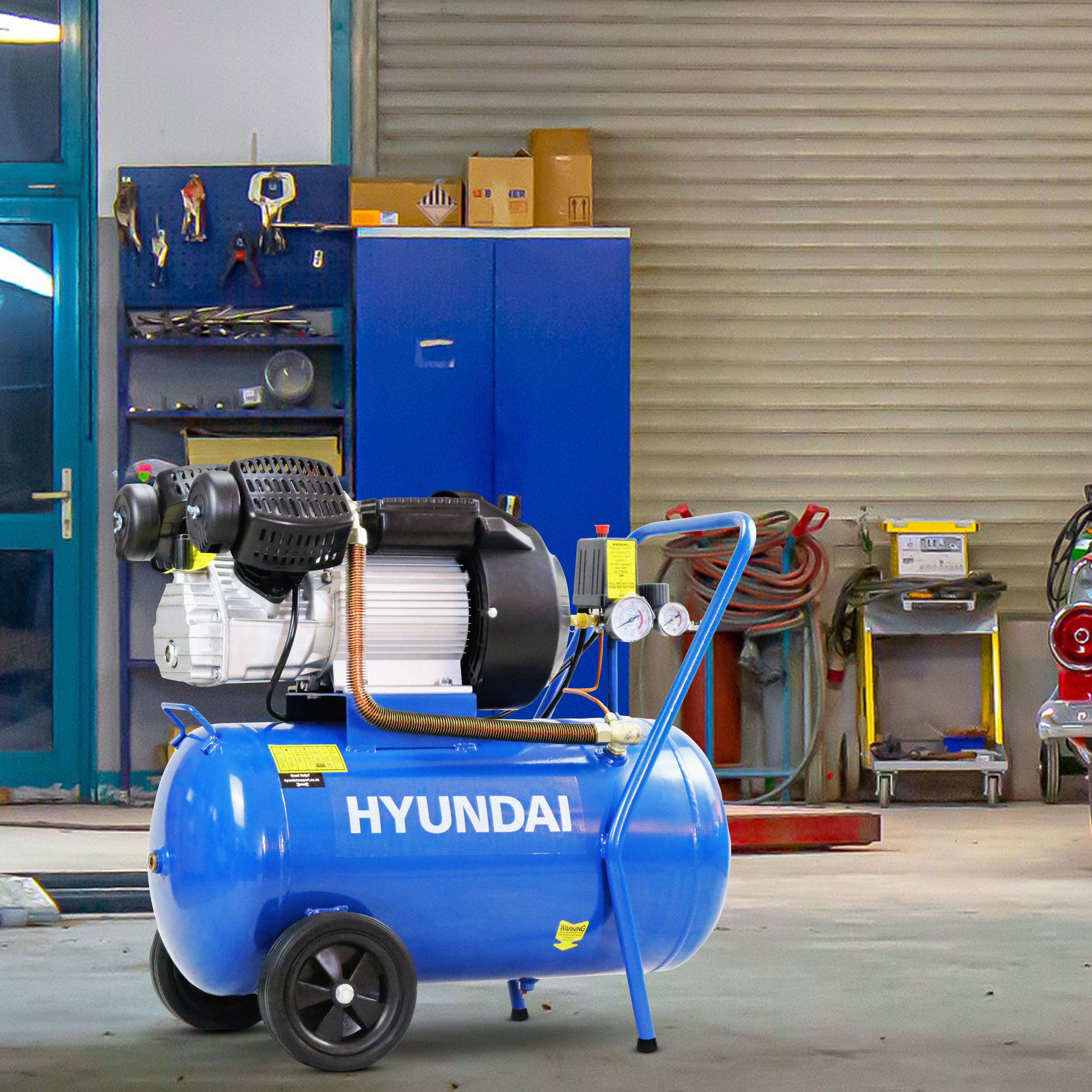 Hyundai oil lubricating 230V 50L Corded Compressor HY3050V