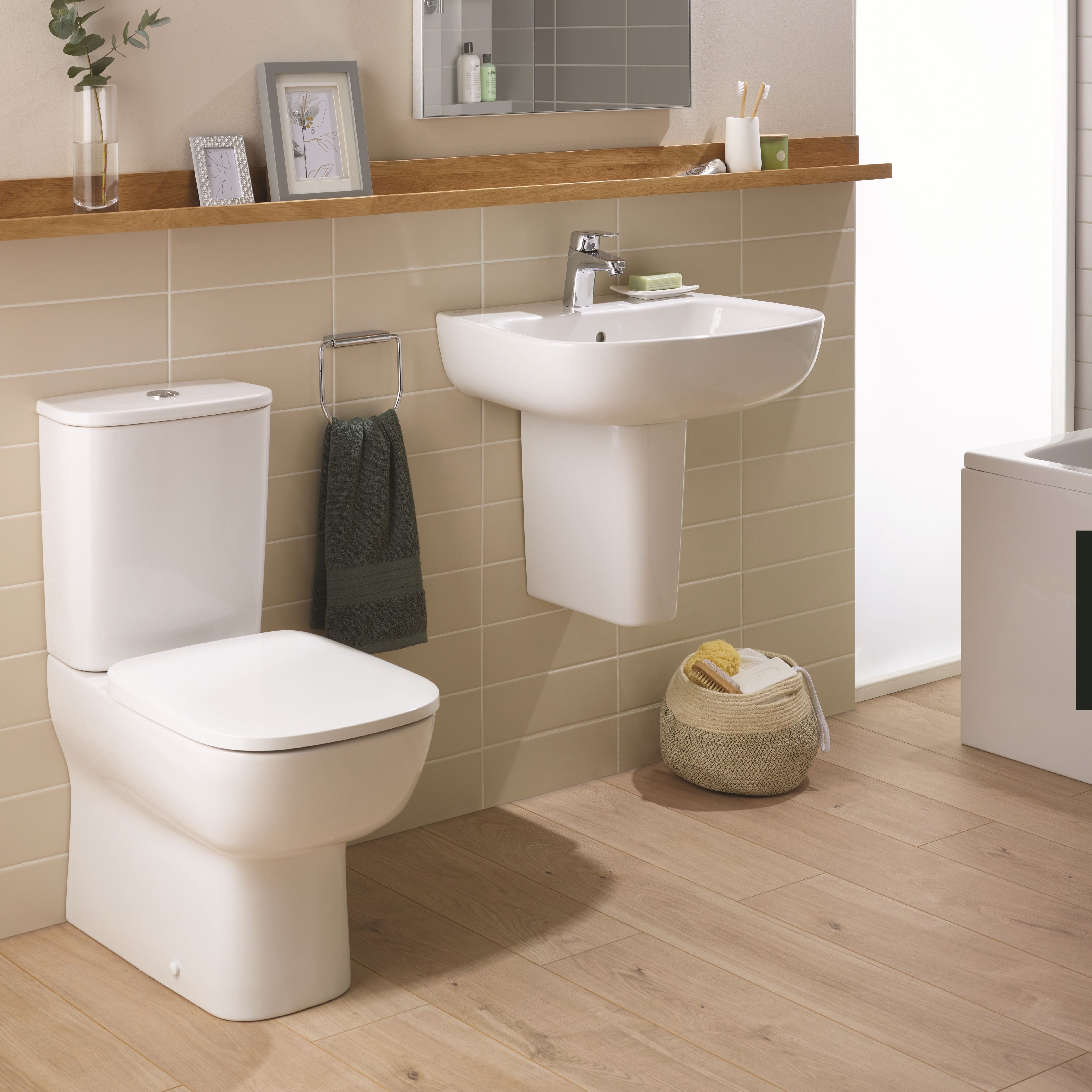 Ideal Standard Studio echo White Short projection Close-coupled Toilet set with Soft close seat