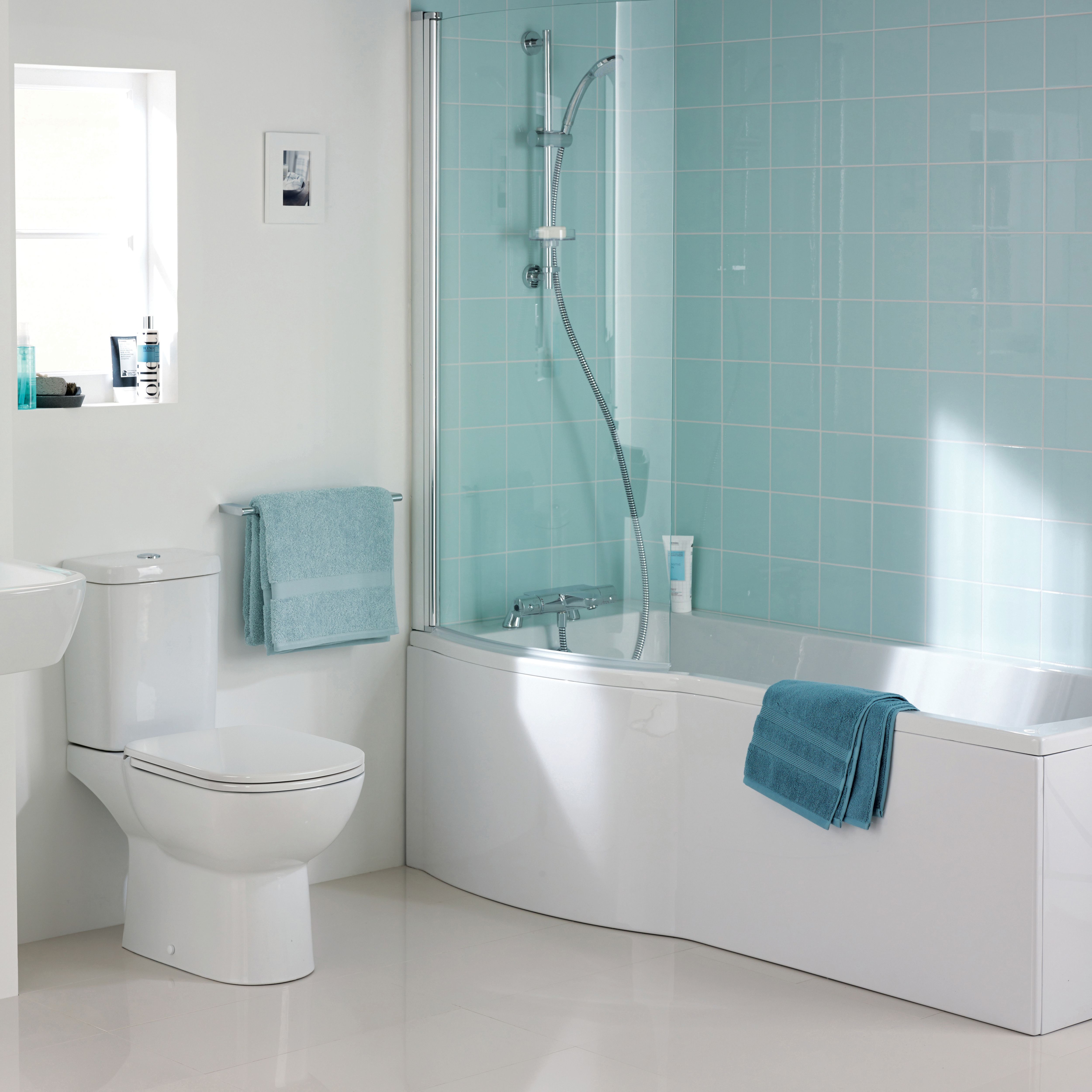 Ideal Standard Tempo Arc White P-shaped Left-handed Shower Bath, panel & screen set (L)1695mm