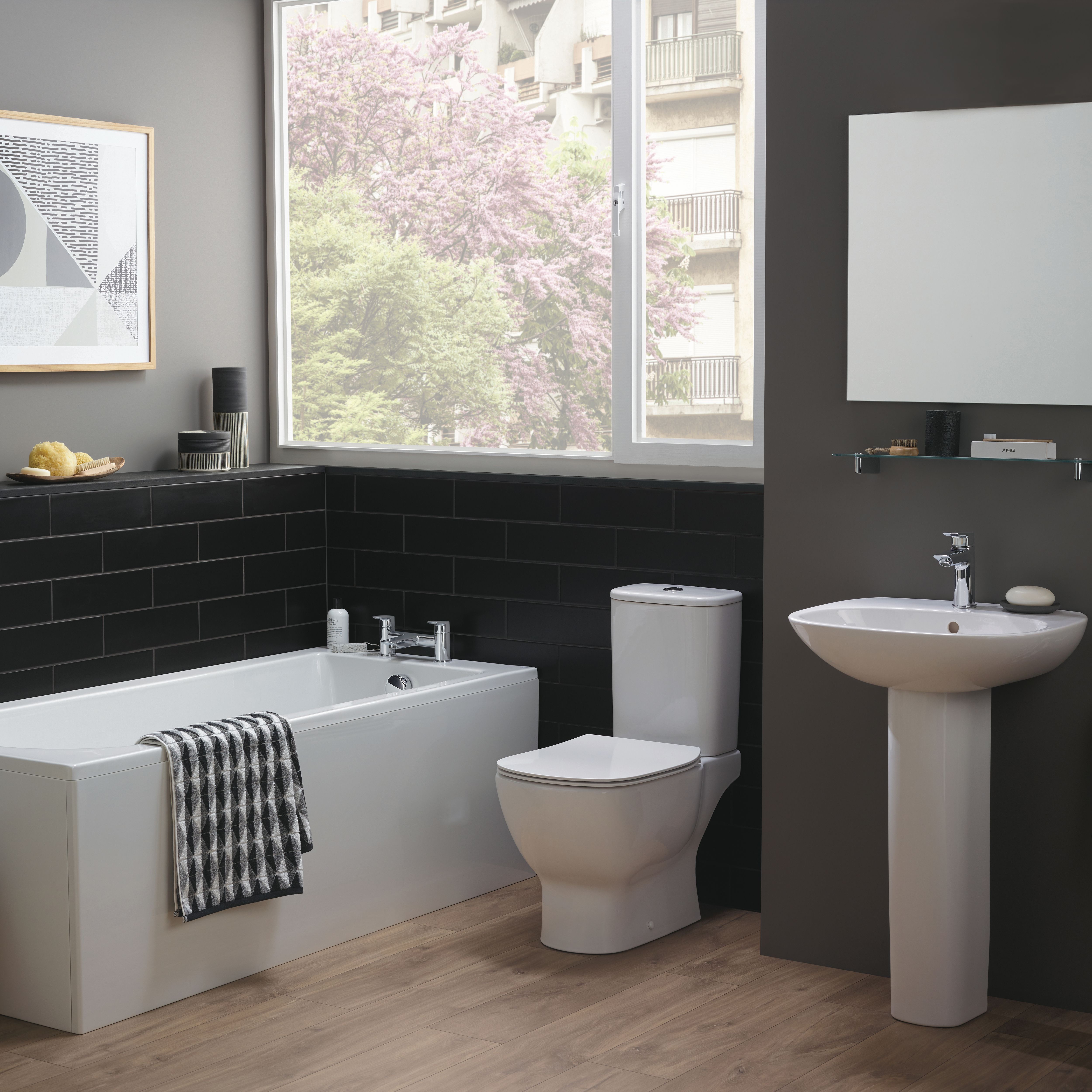 Ideal Standard Tesi White Slim Close-coupled Toilet set with Soft close seat - 7