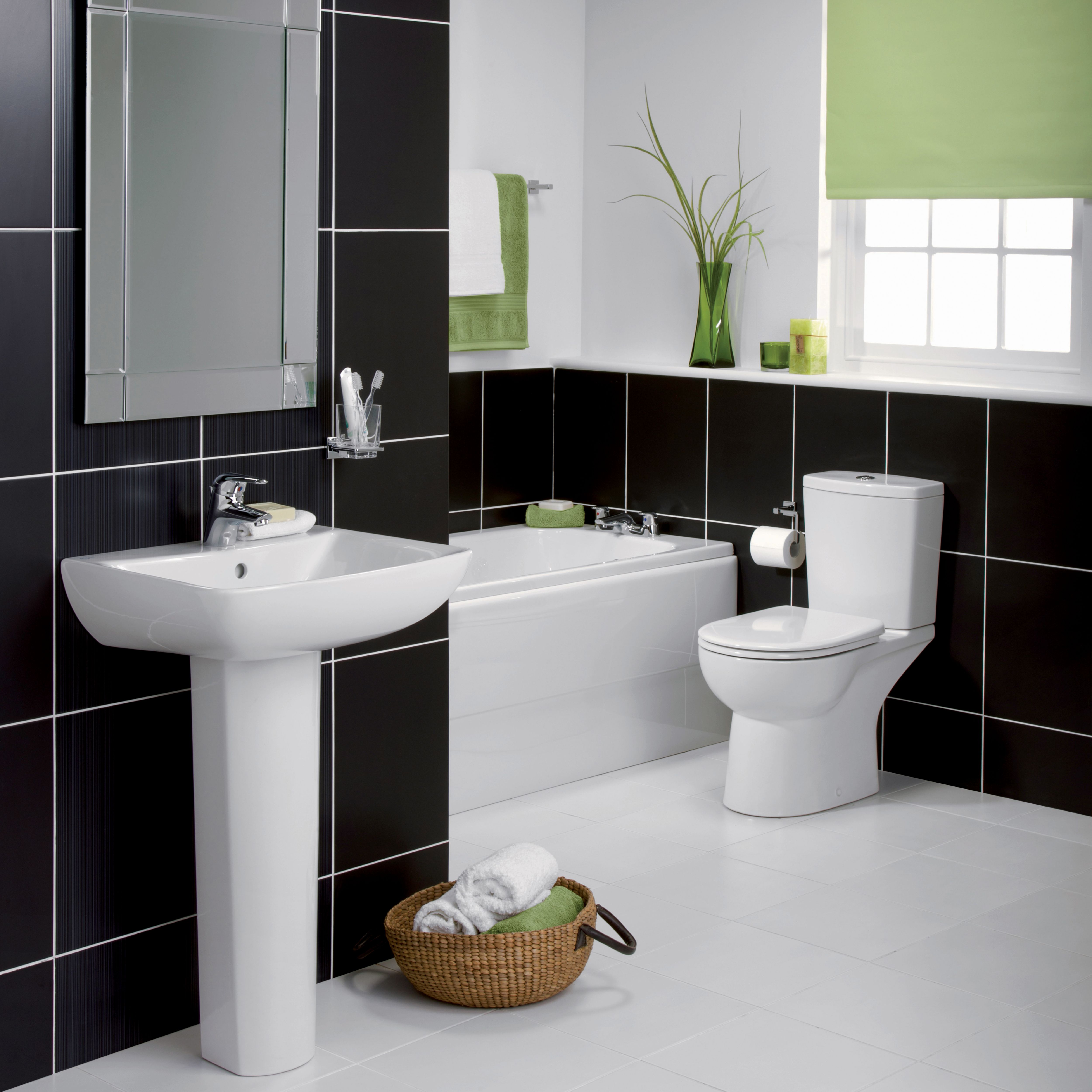 Ideal Standard Vue White Acrylic Rectangular Straight Bath (L)1695mm (W)695mm