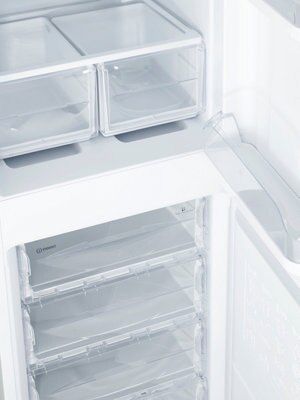 Indesit CAA 55 S Tall Freestanding Defrosting Fridge freezer - Silver