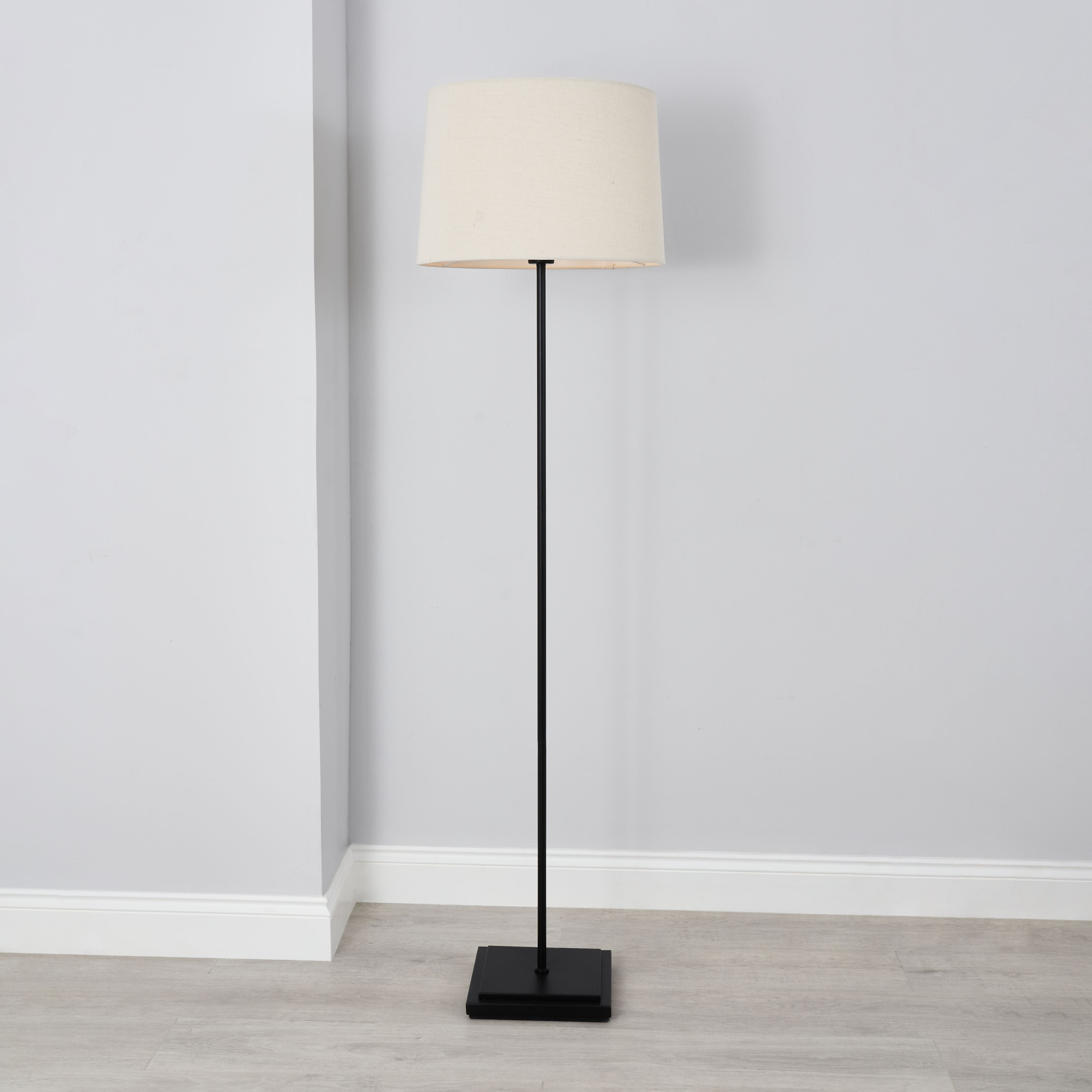 B and q lighting store floor lamps