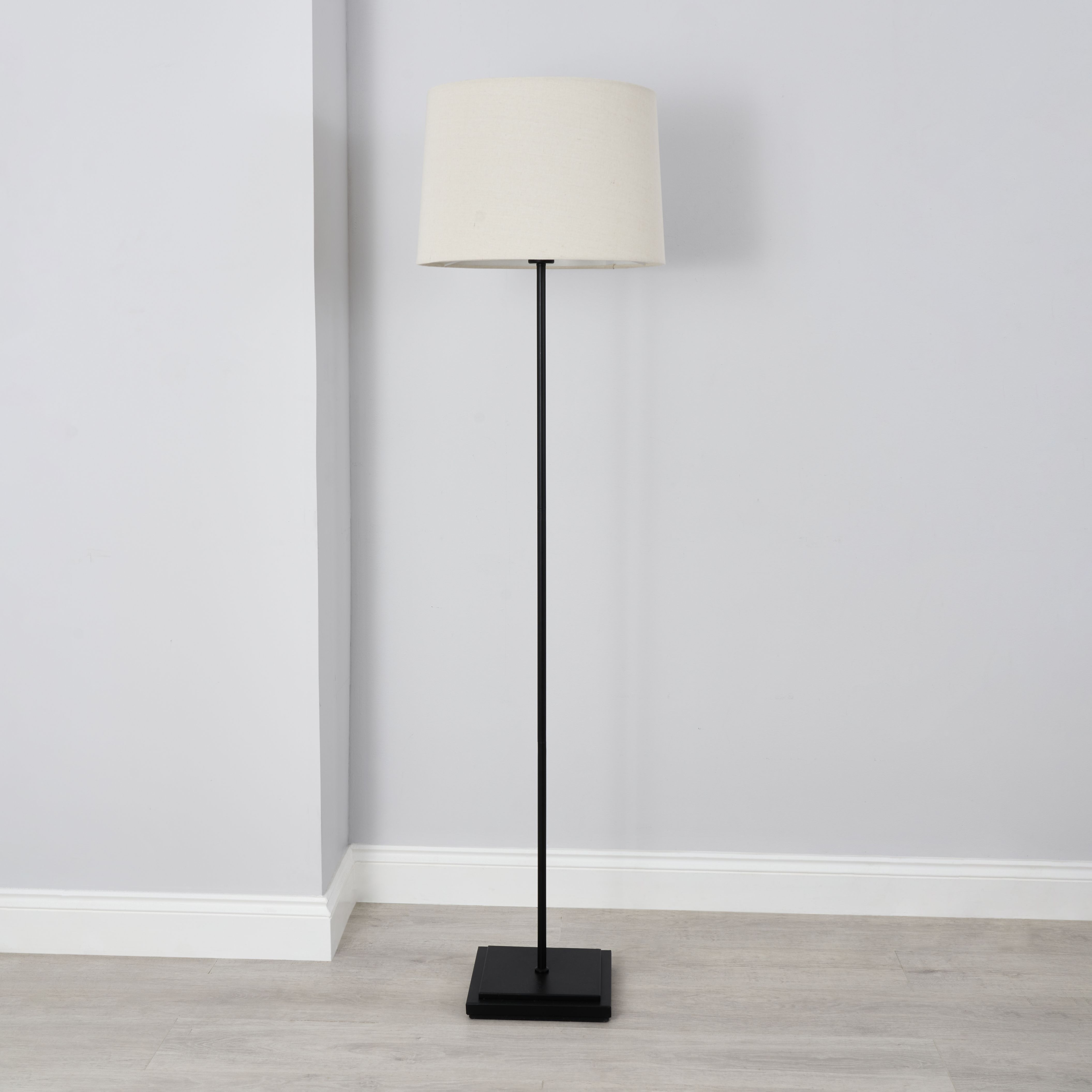 Inlight Almir Matt Black LED Floor lamp
