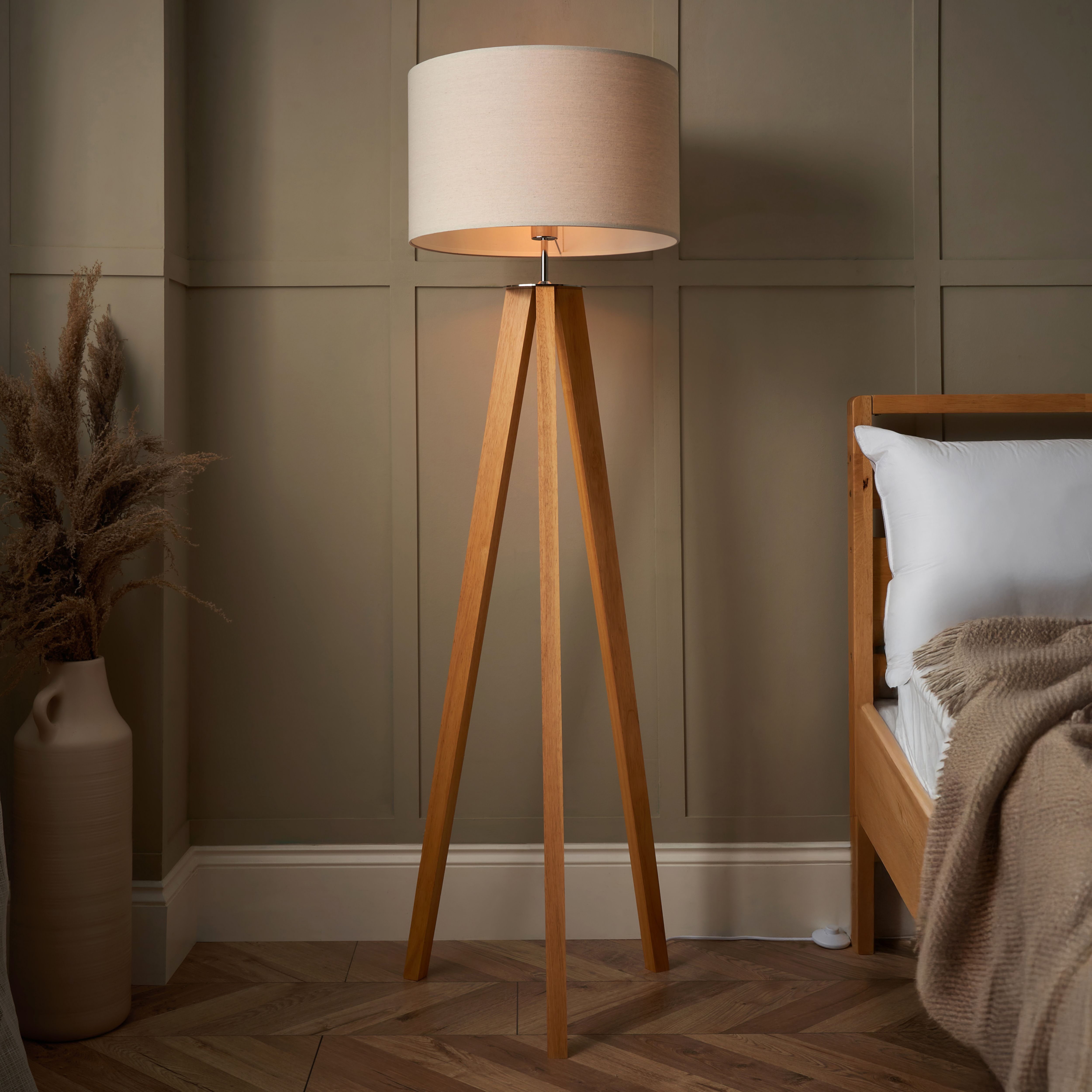 Inlight Aruna Matt Natural Wood effect LED Floor lamp