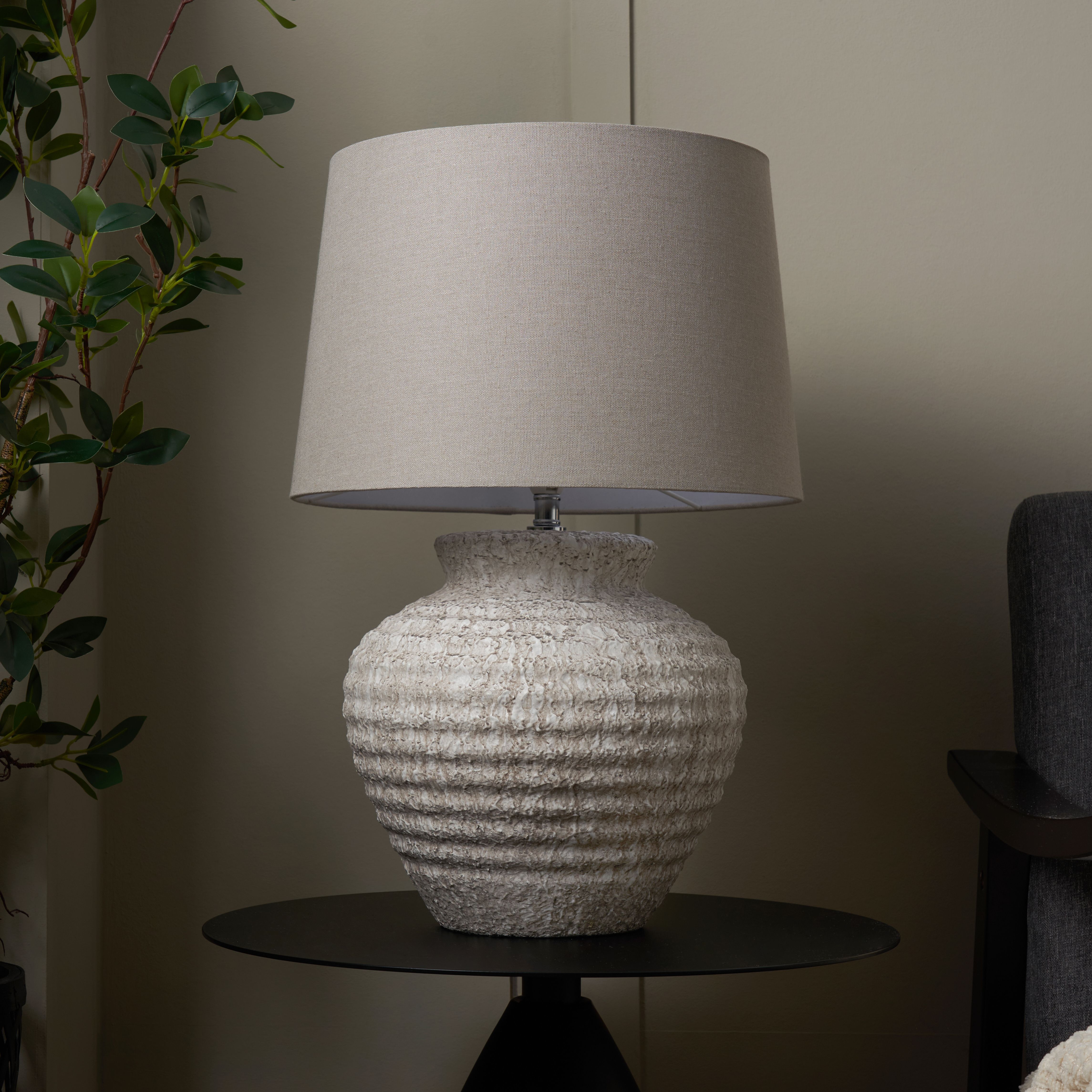 Inlight Riacho Round Matt Sand effect Table lamp