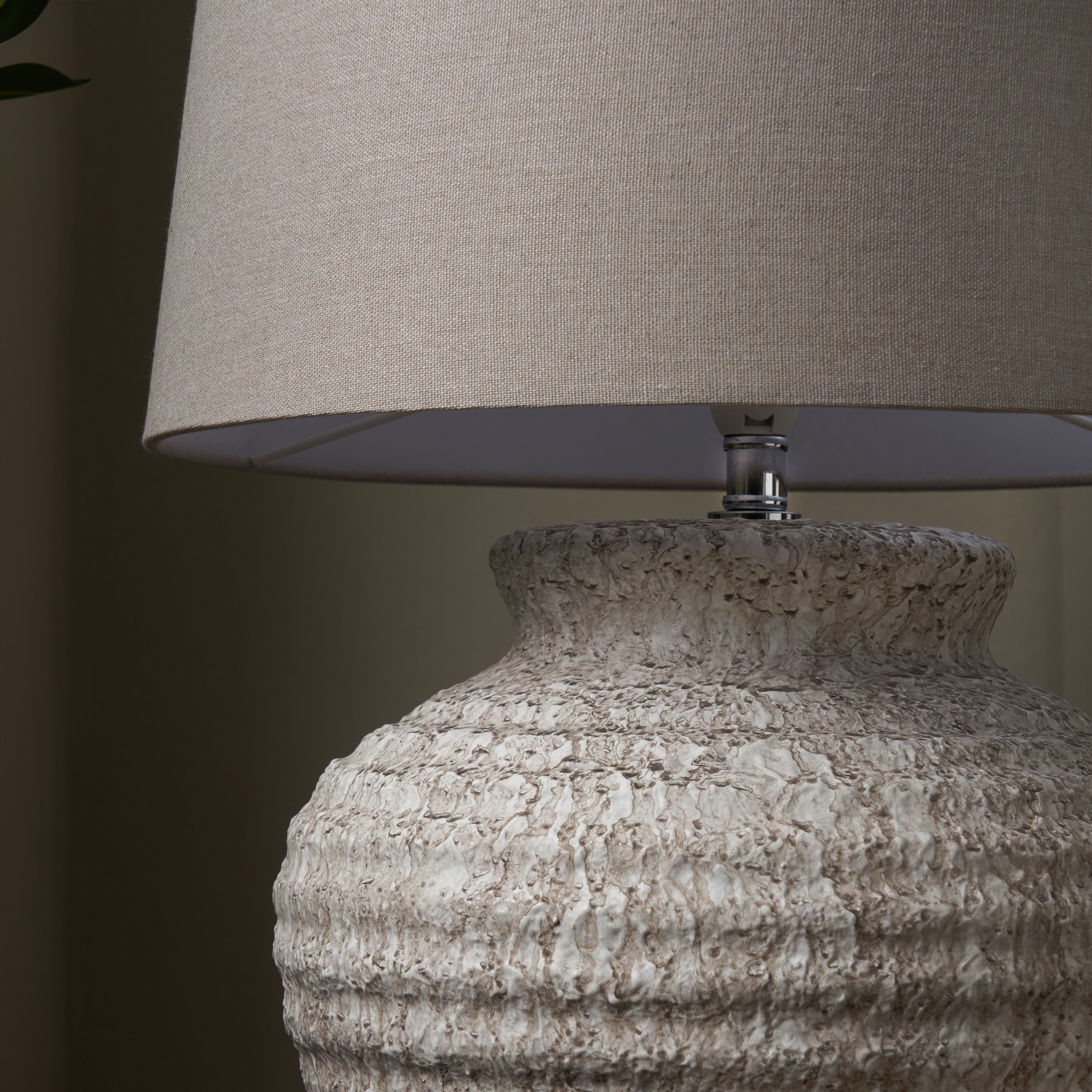 Inlight Riacho Round Matt Sand effect Table lamp