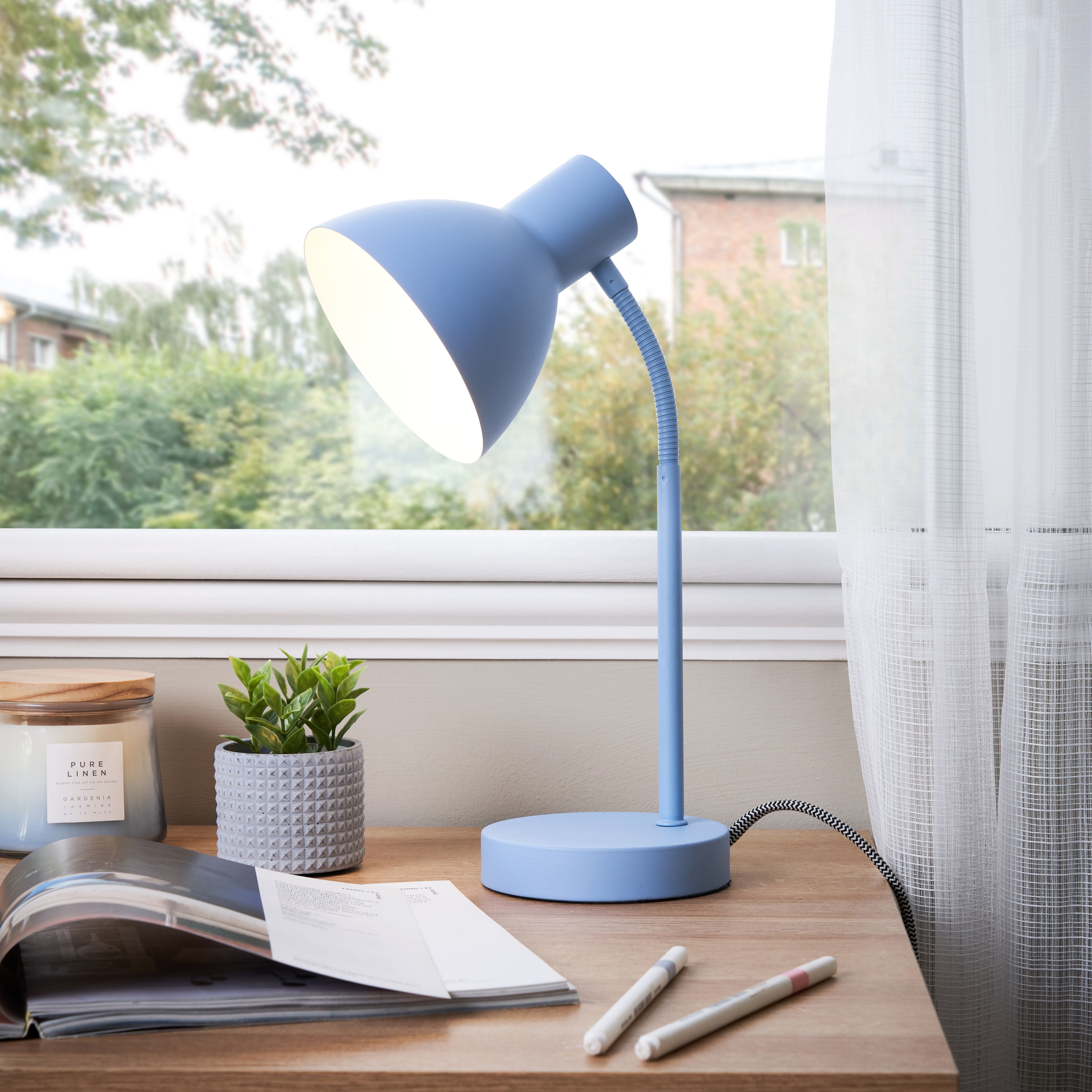 Inlight Tripp Matt Powder Blue Desk lamp