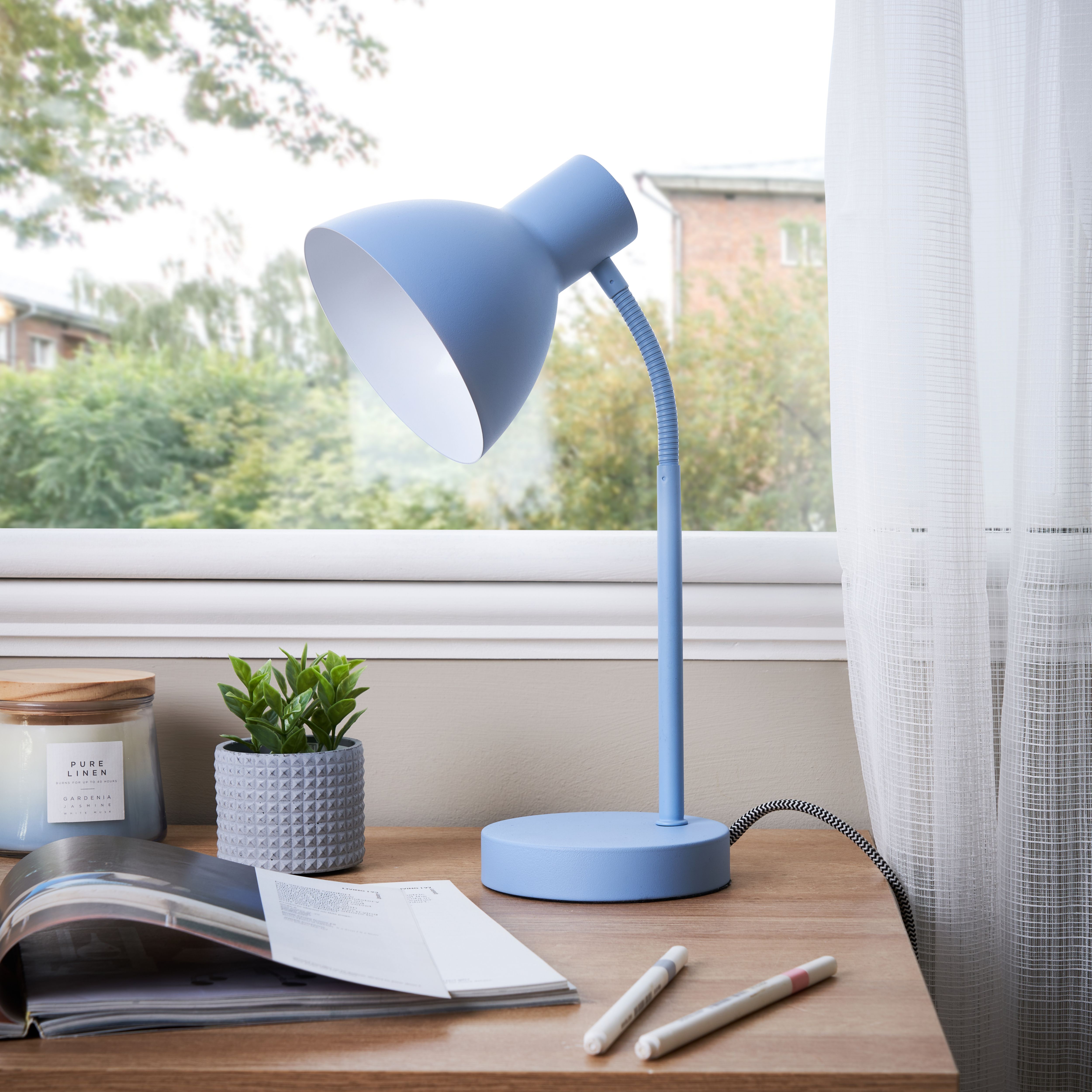 Inlight Tripp Matt Powder Blue Desk lamp