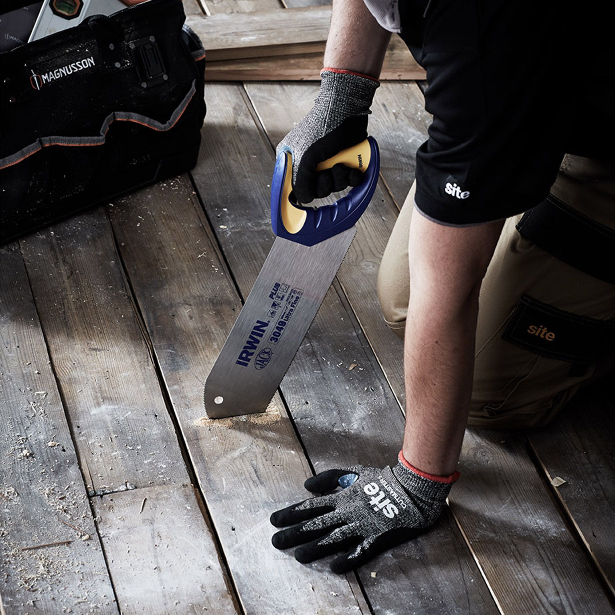 Saw to cut floorboards hotsell